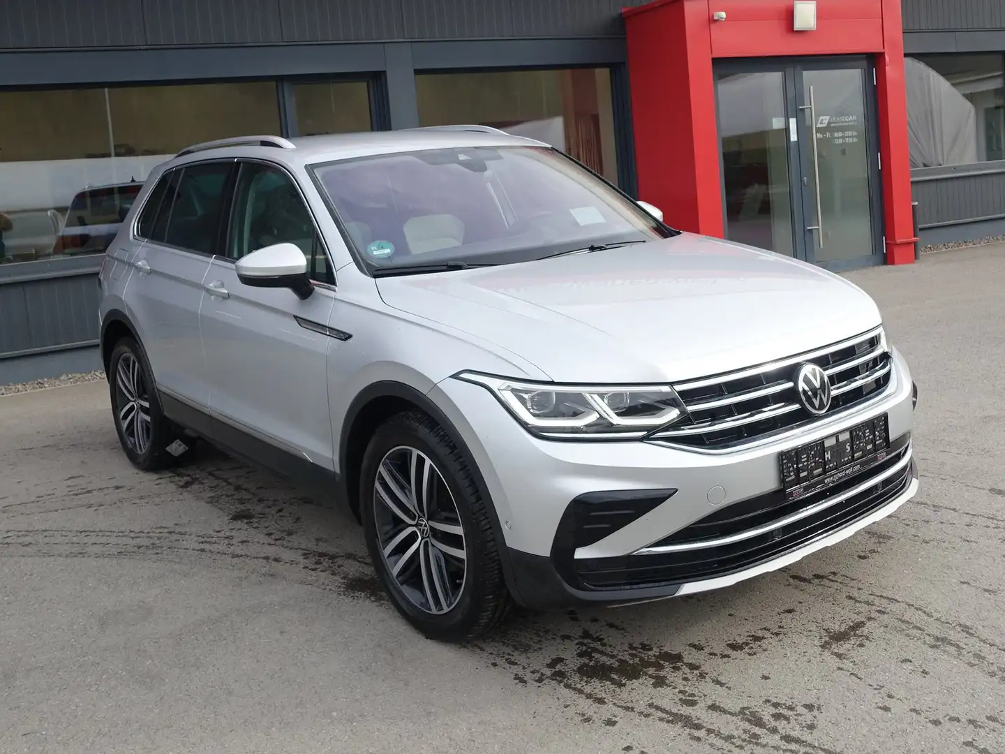 Volkswagen Tiguan Elegance 4M. DSG "Matrix,Navi,Kamera" Grau - 2