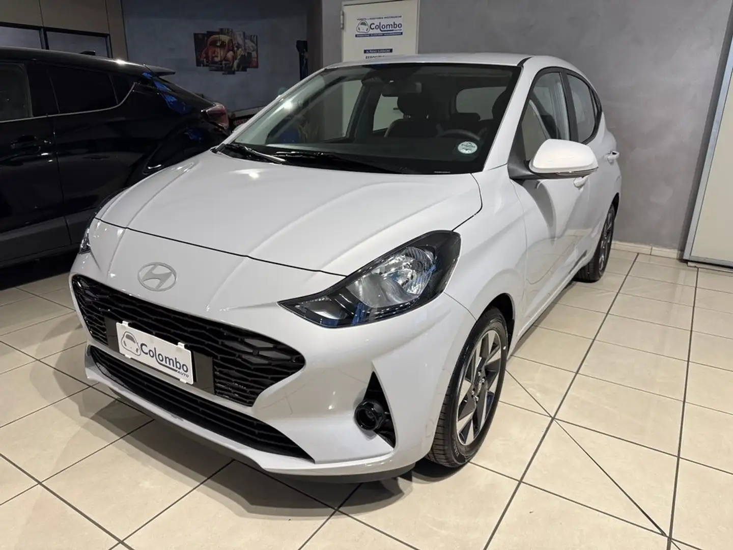Hyundai i10 1.0 mpi Connectline 63cv auto Nav App Con 15" Neop Gris - 1