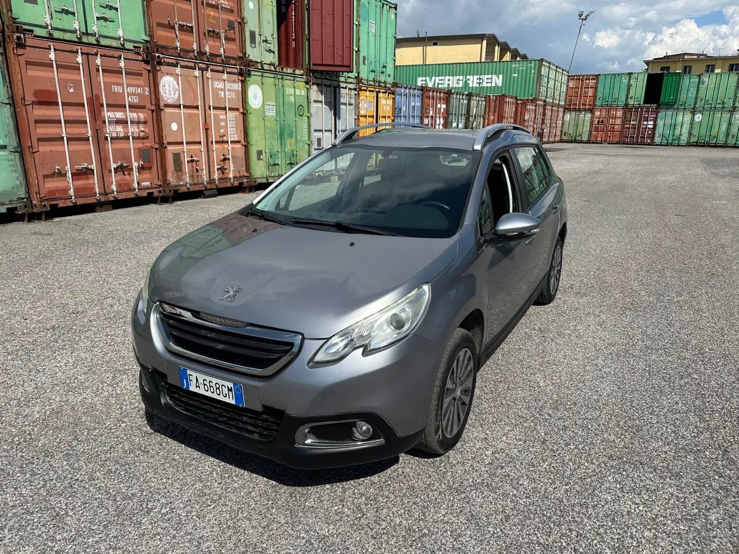 Peugeot 2008 BlueHDi 100 Allure Gris - 1