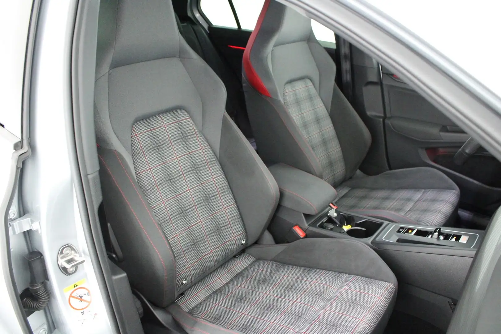 Volkswagen Golf GTI 2.0 TSI 245pk DSG Camera Trekhaak Virtual Cockpit Grijs - 2