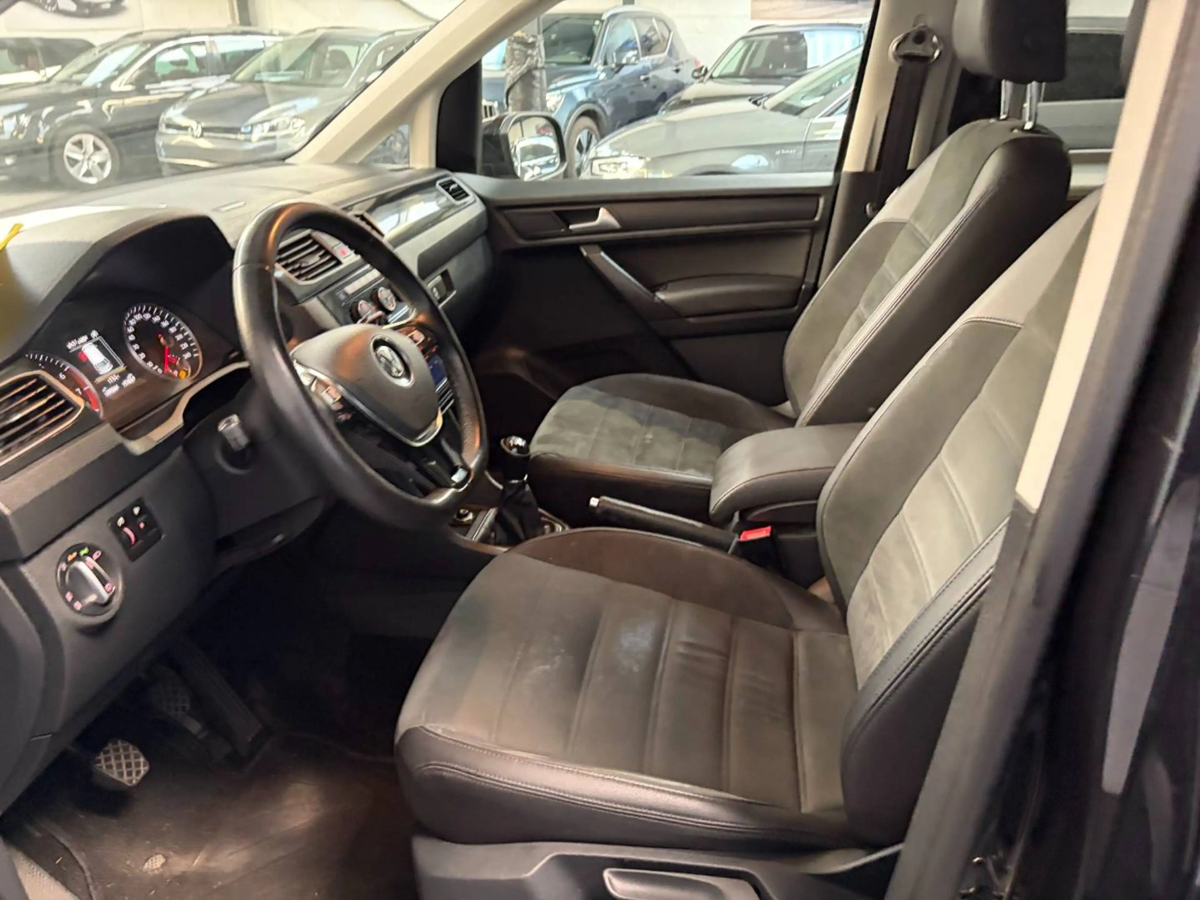 Volkswagen Caddy Caddy CNG 1.4 TGI Highline — photo 11