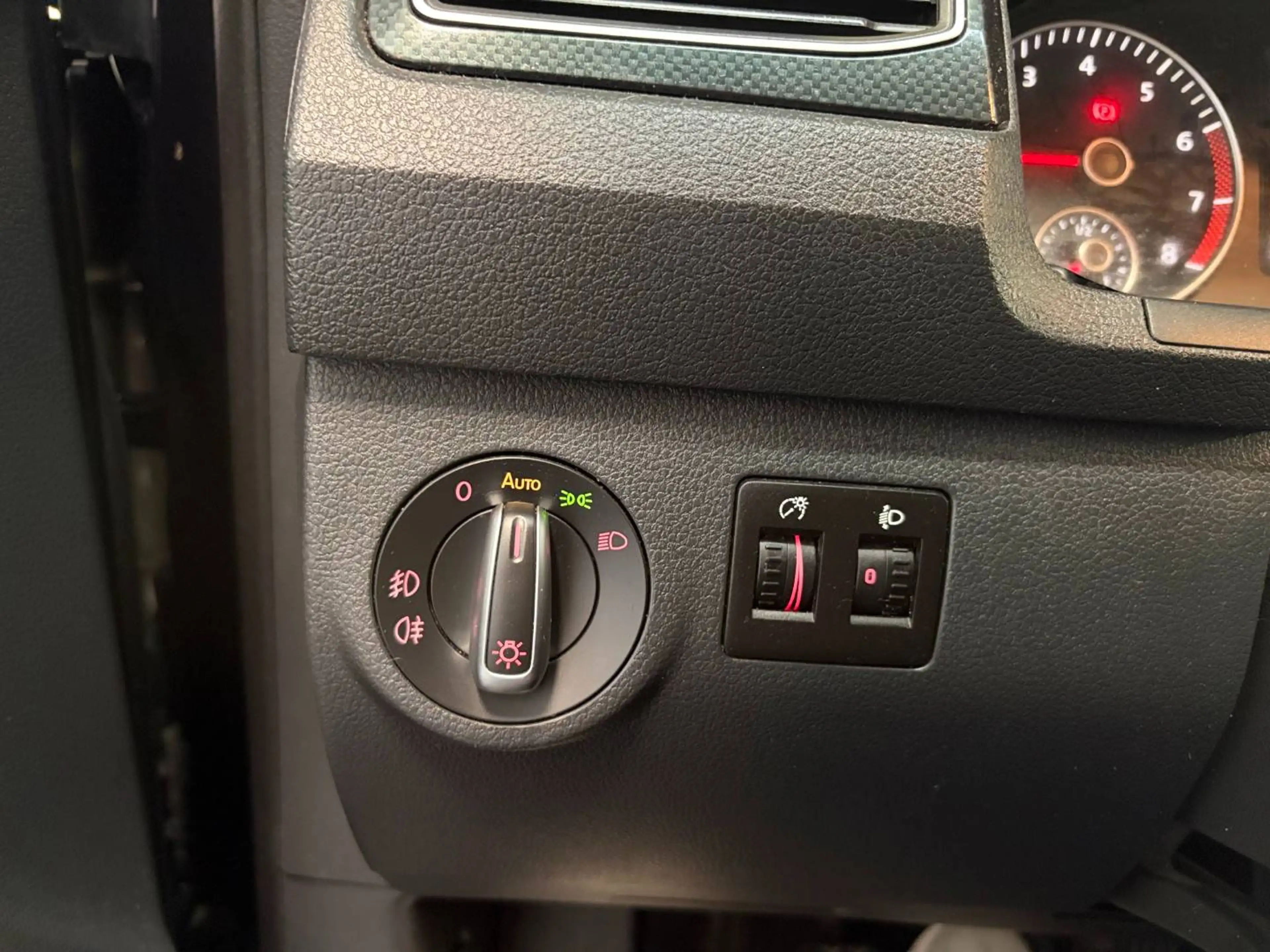 Volkswagen Caddy Caddy CNG 1.4 TGI Highline — photo 6