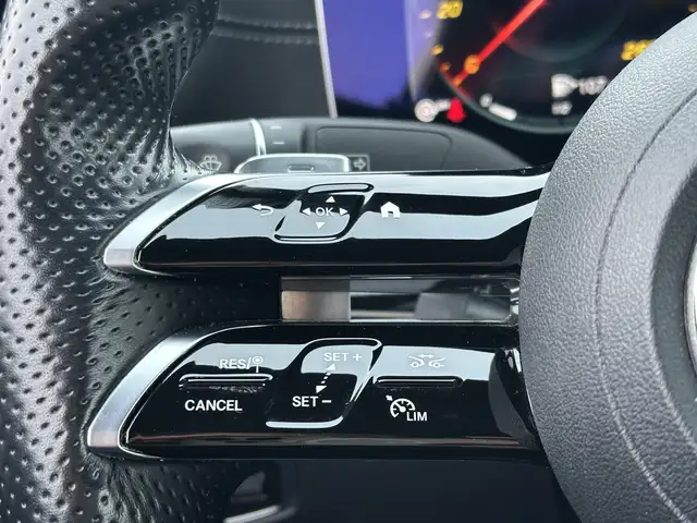 Mercedes-Benz E-Class view 12