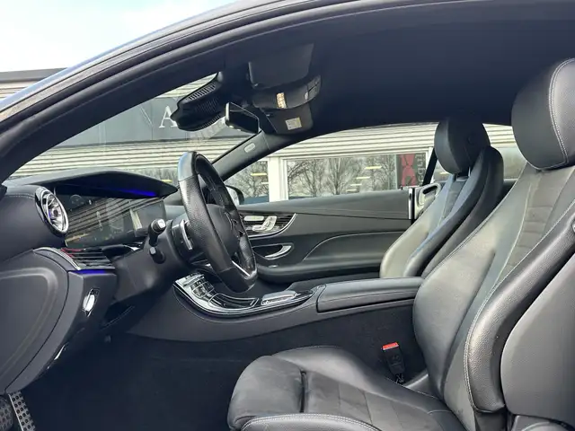 Mercedes-Benz E-Class view 4