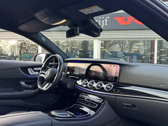 Mercedes-Benz E-Class view 6