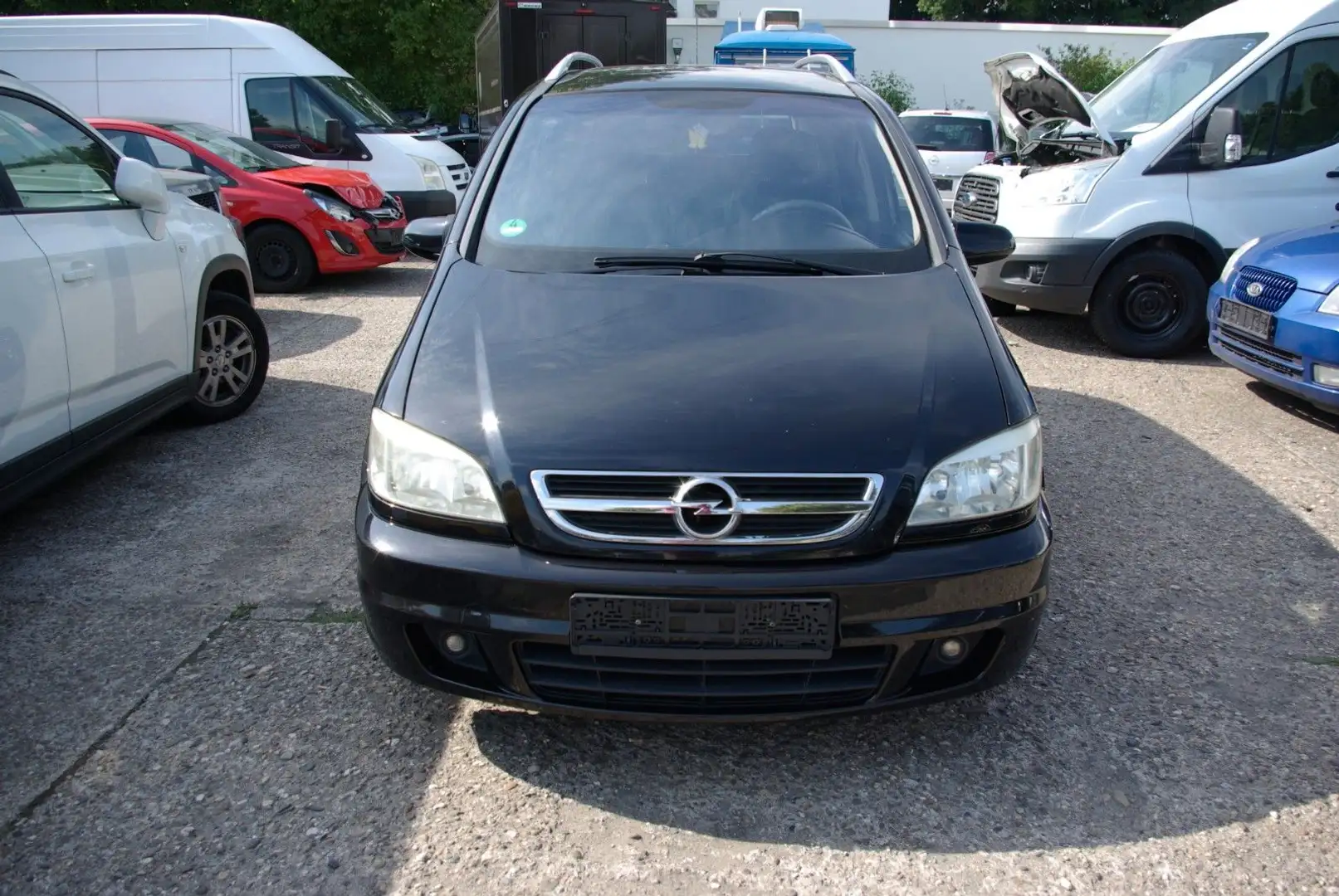 Opel Zafira 1.8 16V Executive Schwarz - 1