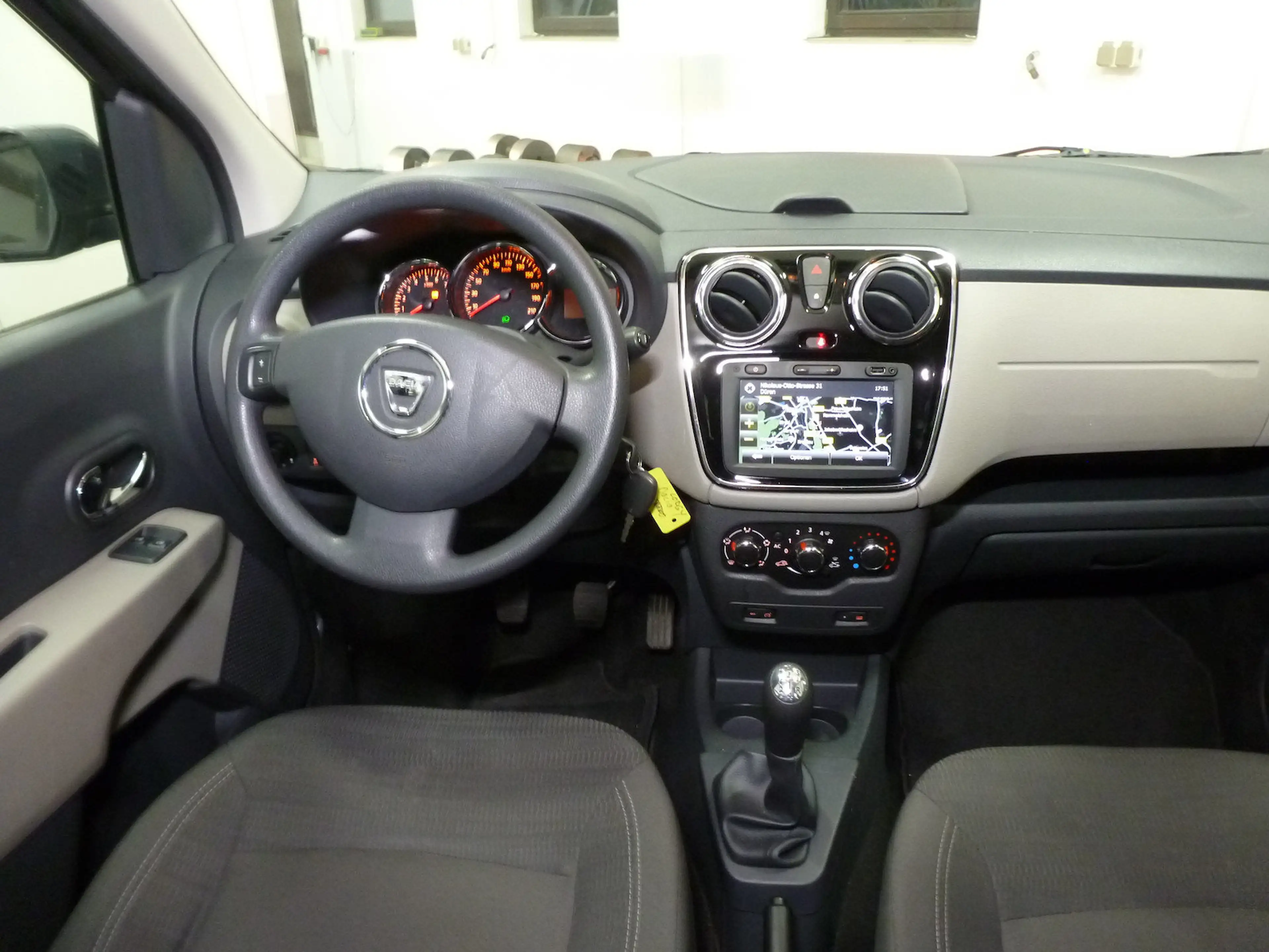 Dacia Lodgy Laureate2.Hand Scheckheft 24 Mo.Gara Navi. — photo 14