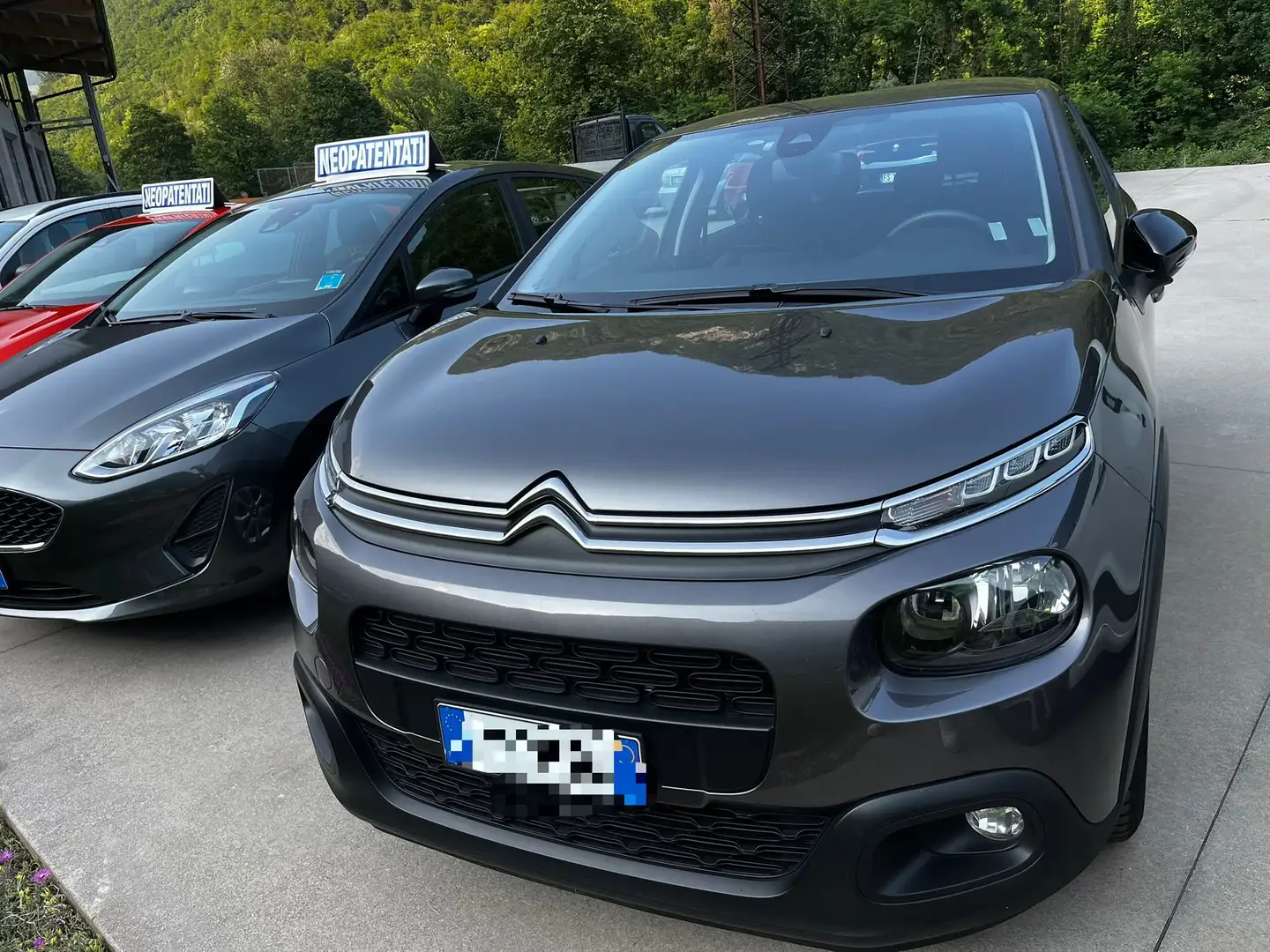 Citroen C3 C3 1.2 puretech Shine s Grijs - 2