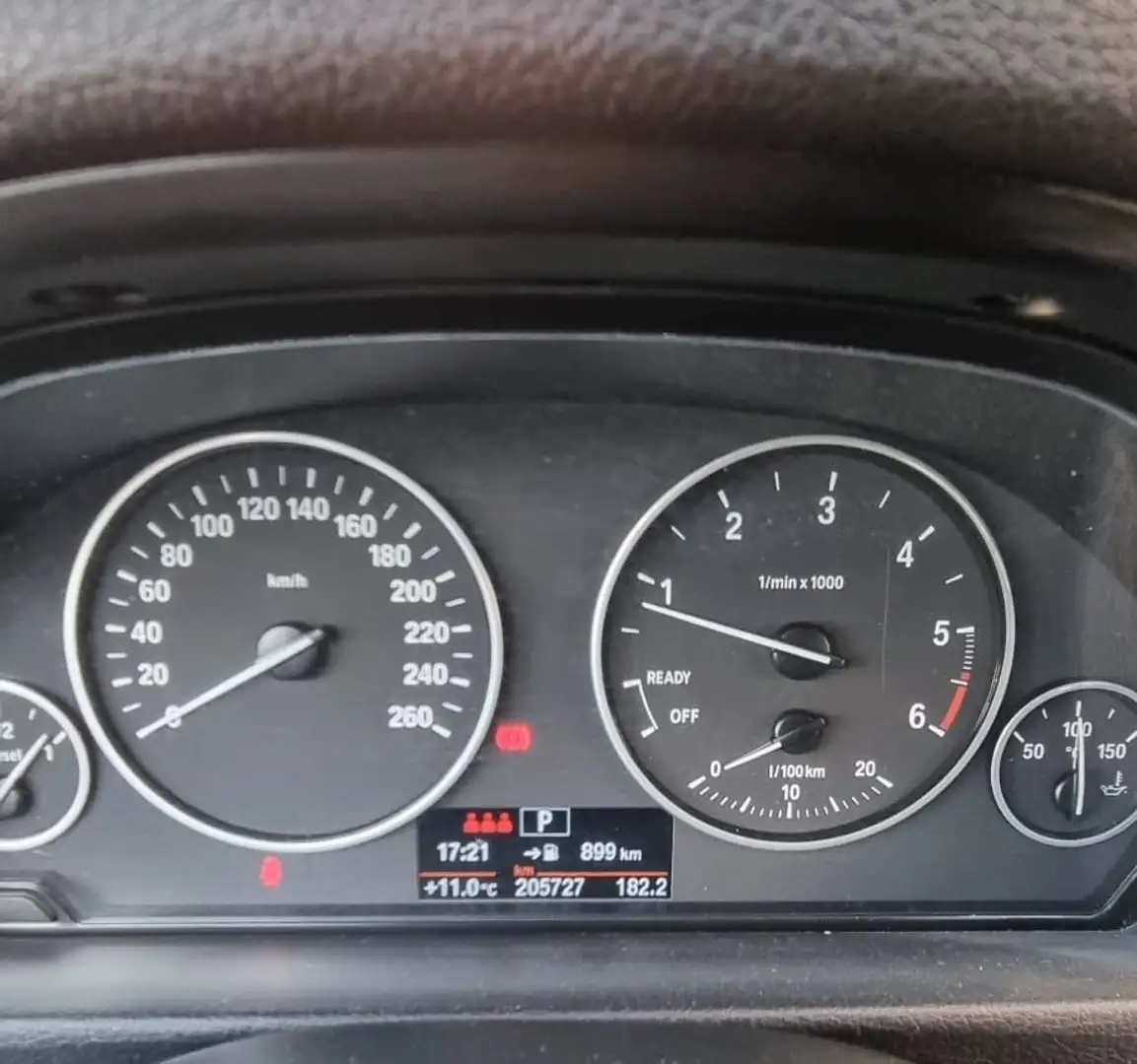 BMW 318 318d Touring Business Advantage auto Nero - 2