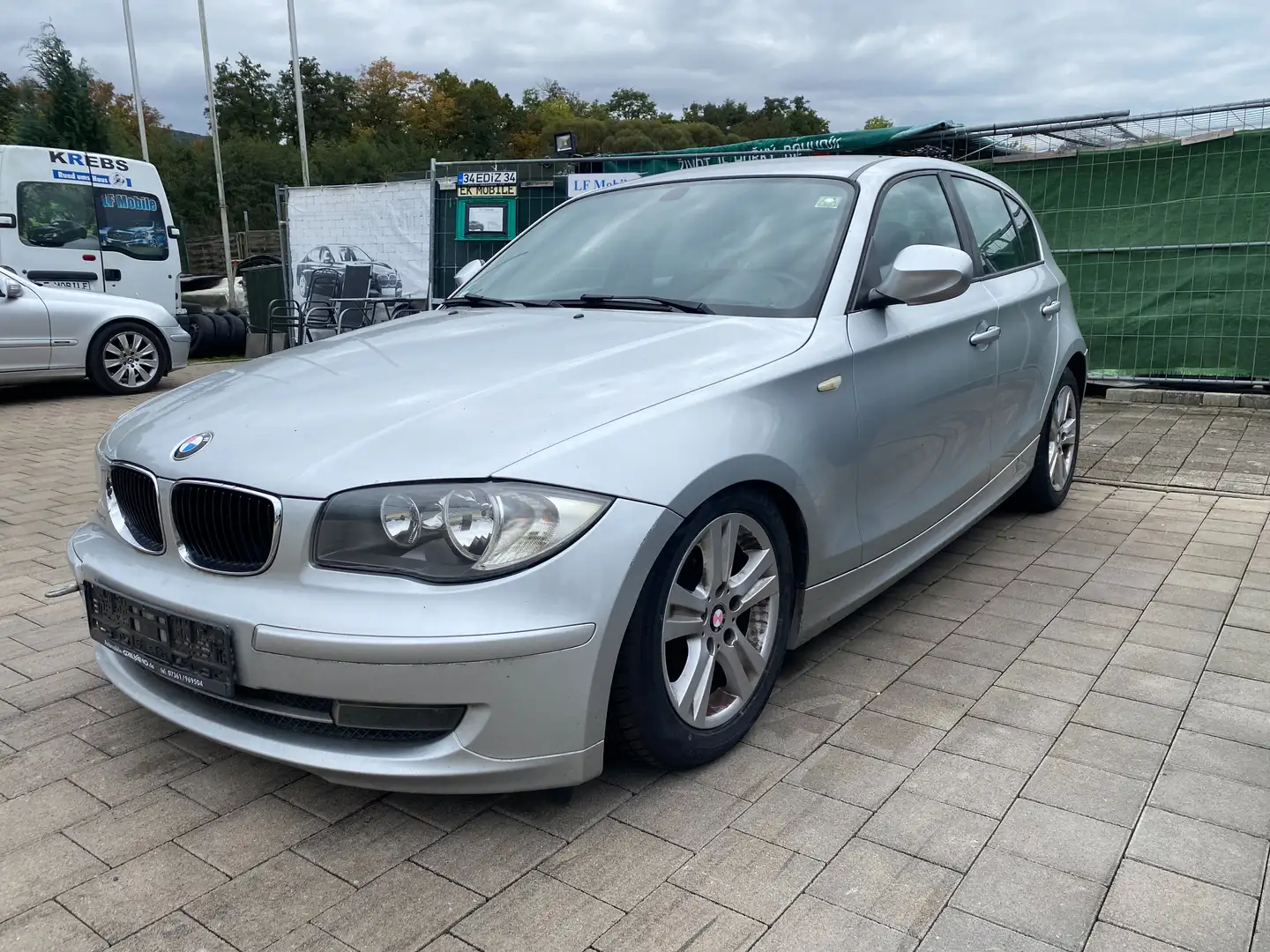 BMW 118 Silber - 1