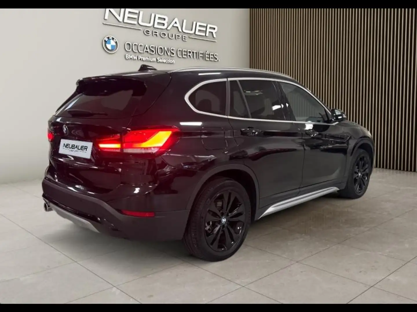 BMW X1 sDrive18iA 136ch xLine DKG7 Negro - 2