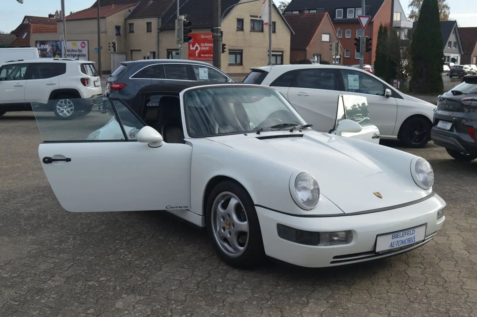 Porsche 911 (964) Cabrio 3.6 Carrera 2 // Sammlerstück / Oldti Weiß - 1