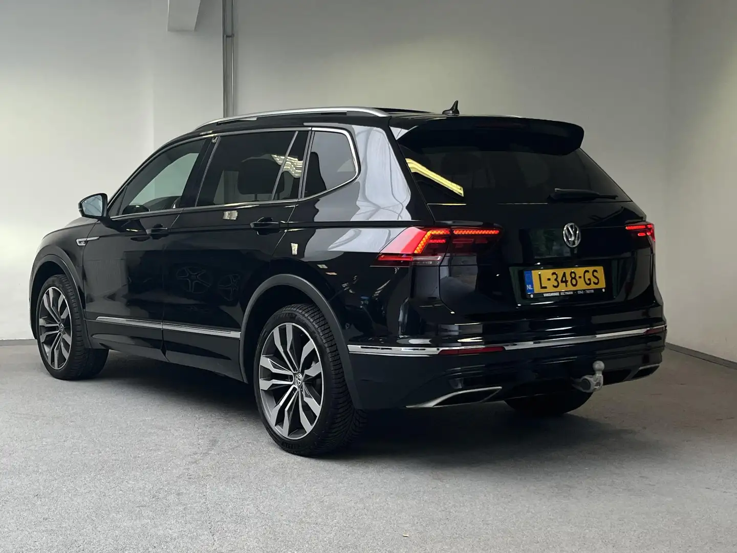 Volkswagen Tiguan Allspace 1.5 TSI 3x R-line 7p. | PANO | TREKHAAK | DYNAUDIO Schwarz - 2