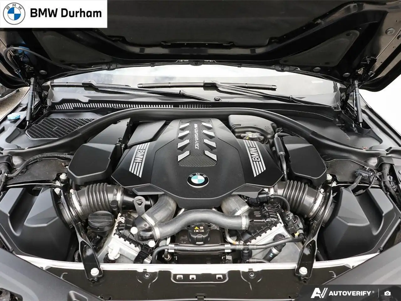 BMW 8 Series снимка BMW 8 Series