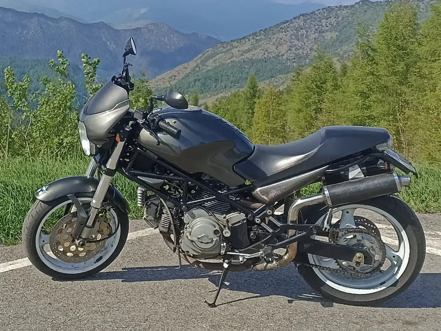 Ducati Monster 600 City Dark Argento - 1
