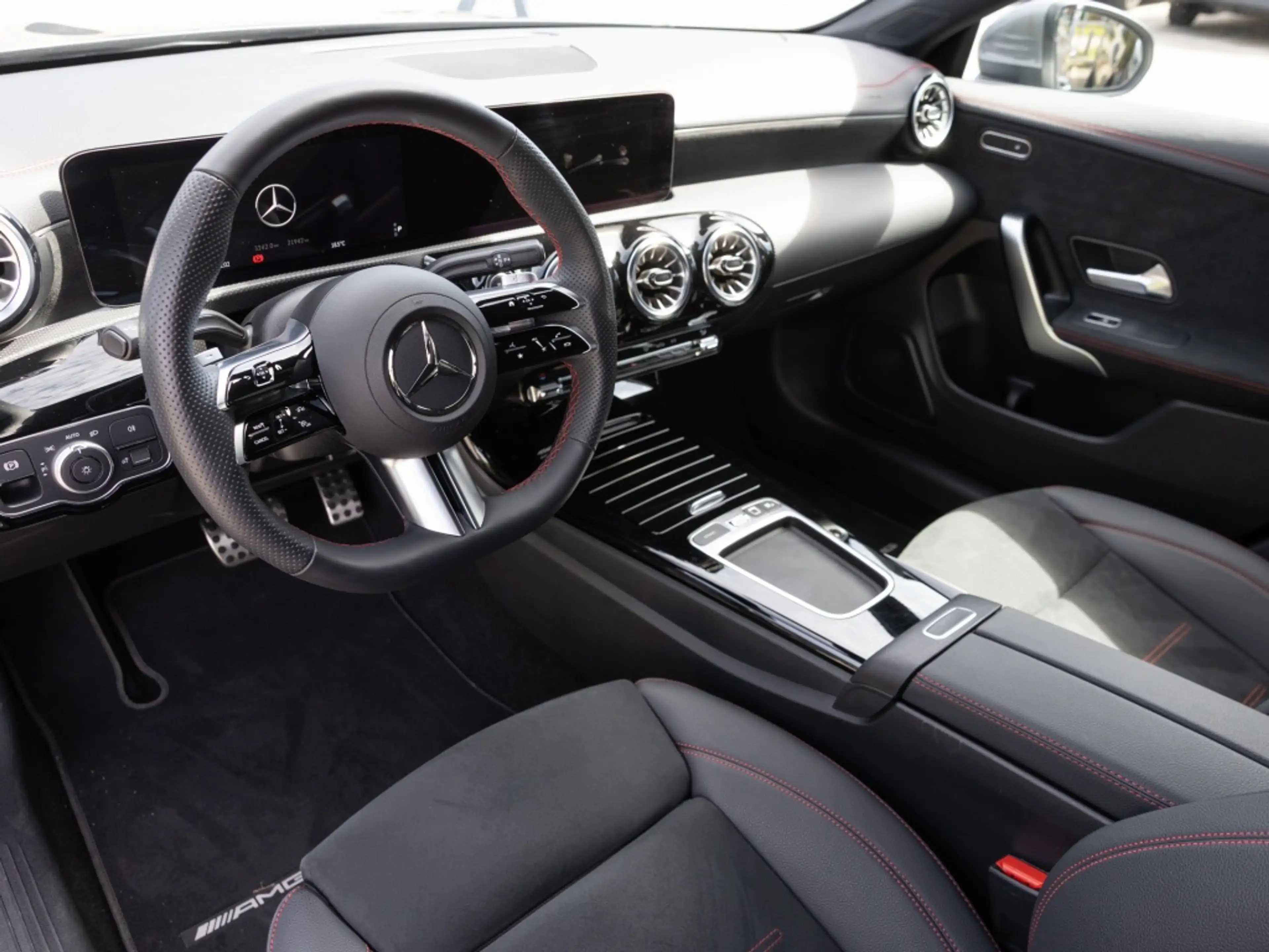 Mercedes-Benz CLA 180 SB , AMG KAMERA SPUR PDC SHZ — photo 7