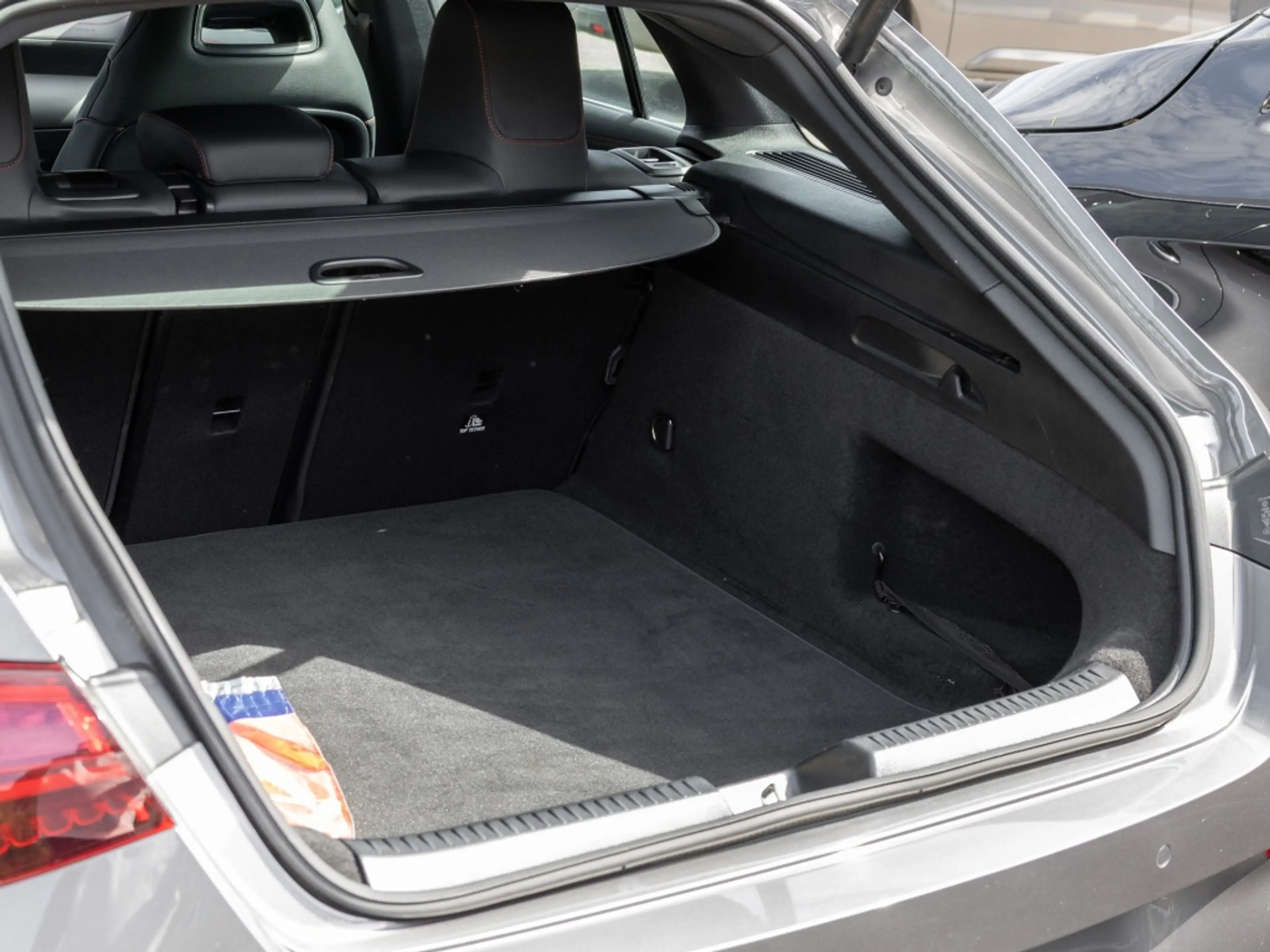 Mercedes-Benz CLA 180 SB , AMG KAMERA SPUR PDC SHZ — photo 9