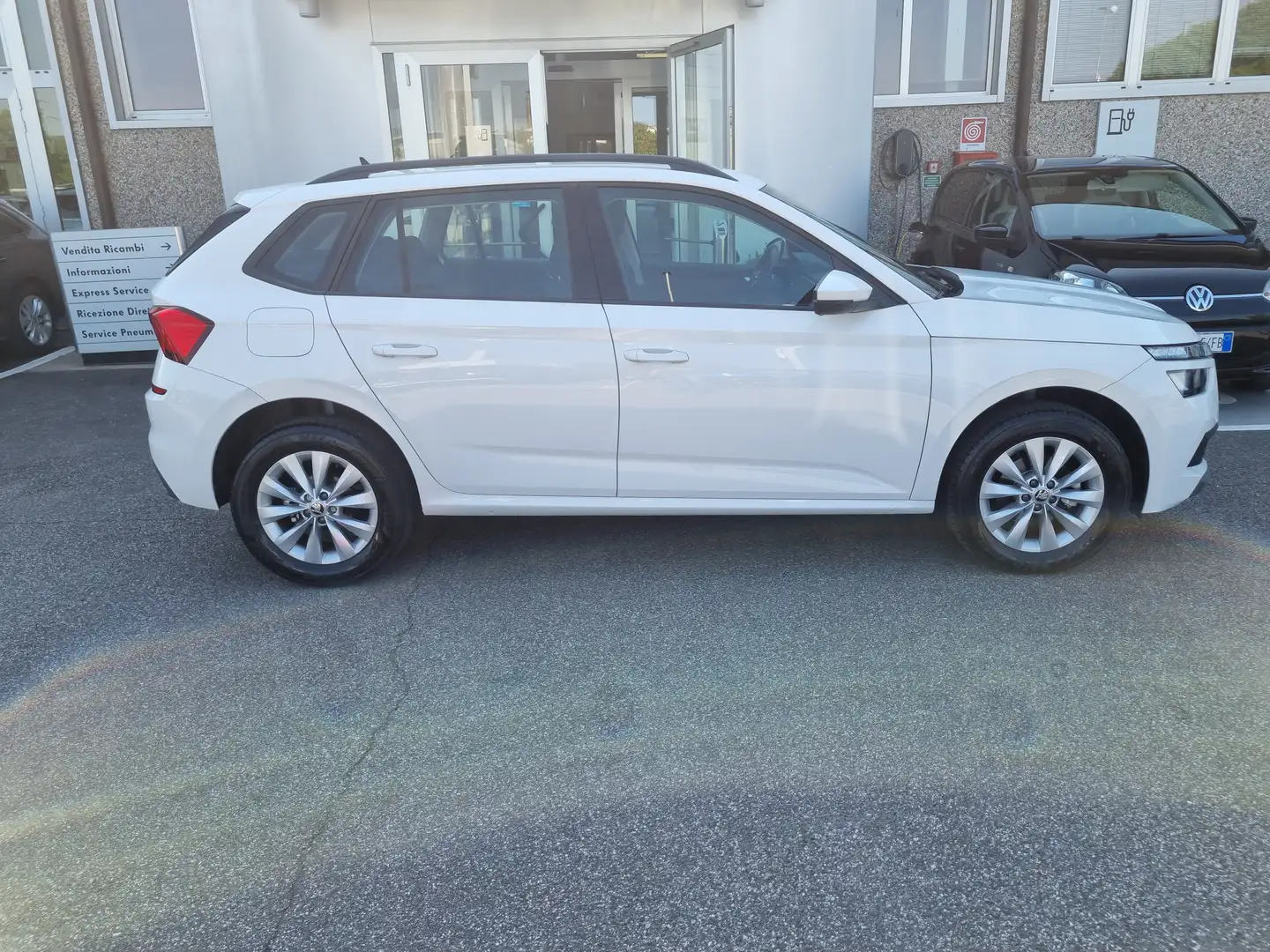 Skoda Kamiq Kamiq 1.0 tsi Ambition 95cv Blanc - 2