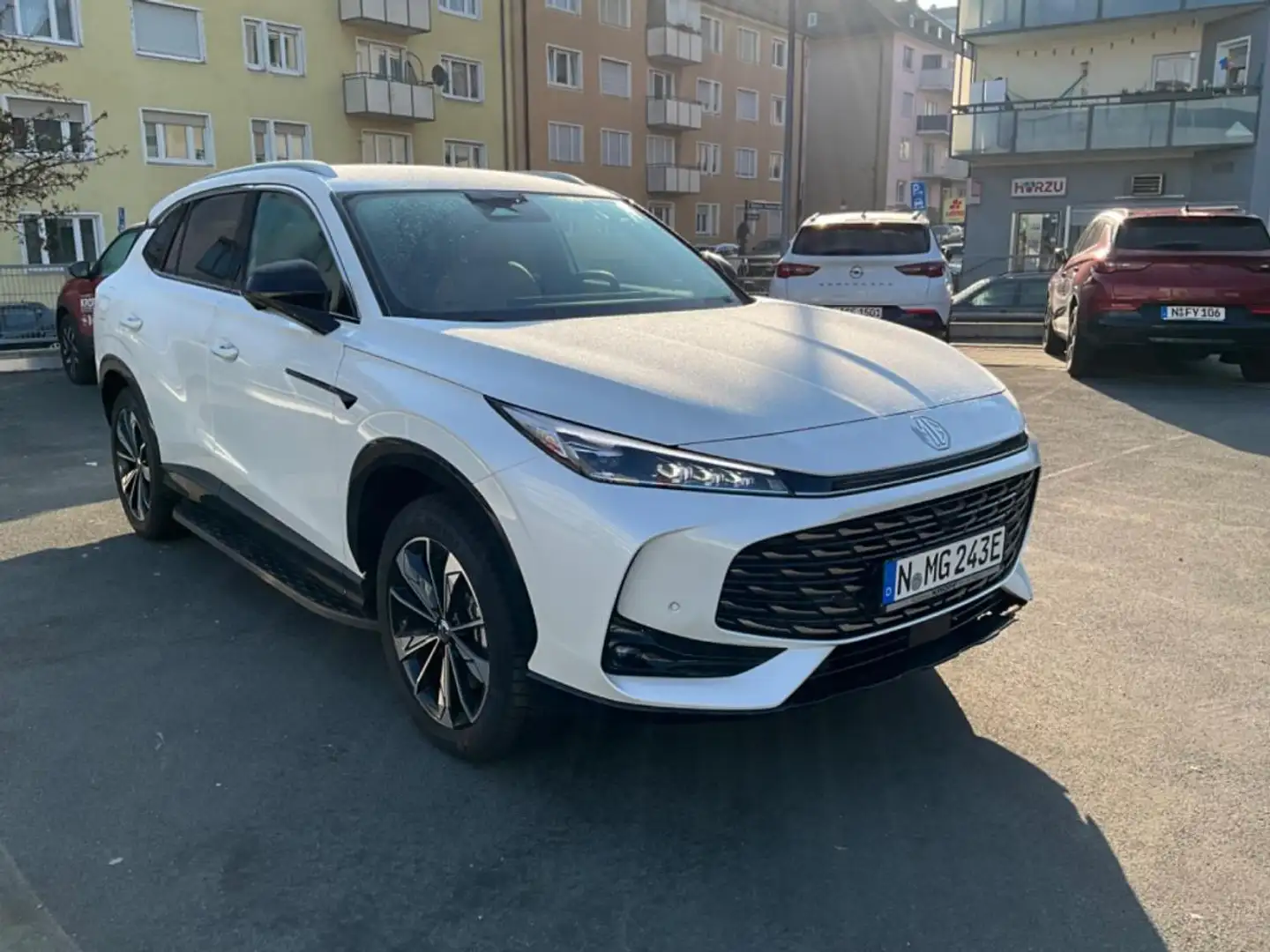 MG EHS PHEV Luxury 360Grad,SHZ,PDC,NAVI,LED,Autom. Schwarz - 2