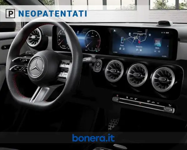Mercedes-Benz A view 6