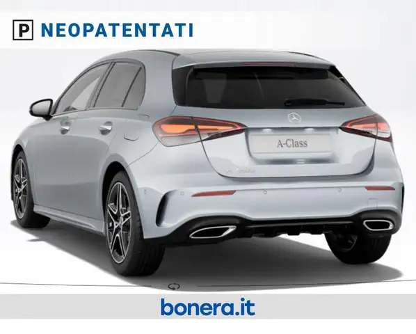 Mercedes-Benz A view 4