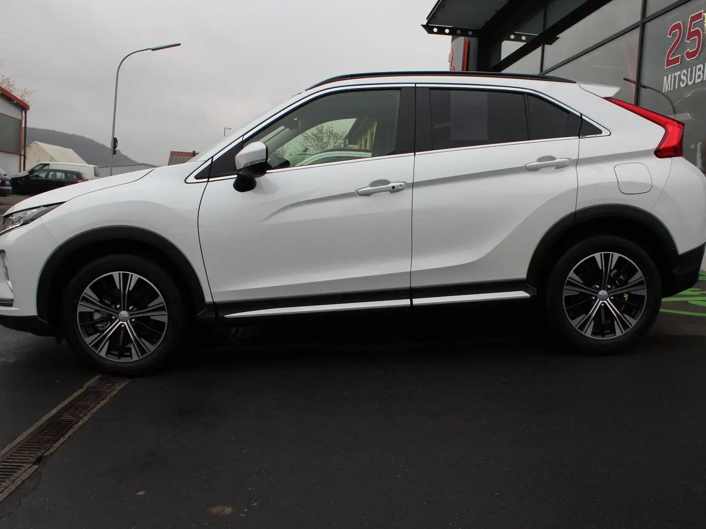 Mitsubishi Eclipse Cross Diamant Edition+ 1.5 2WD 6-Gang Weiß - 2