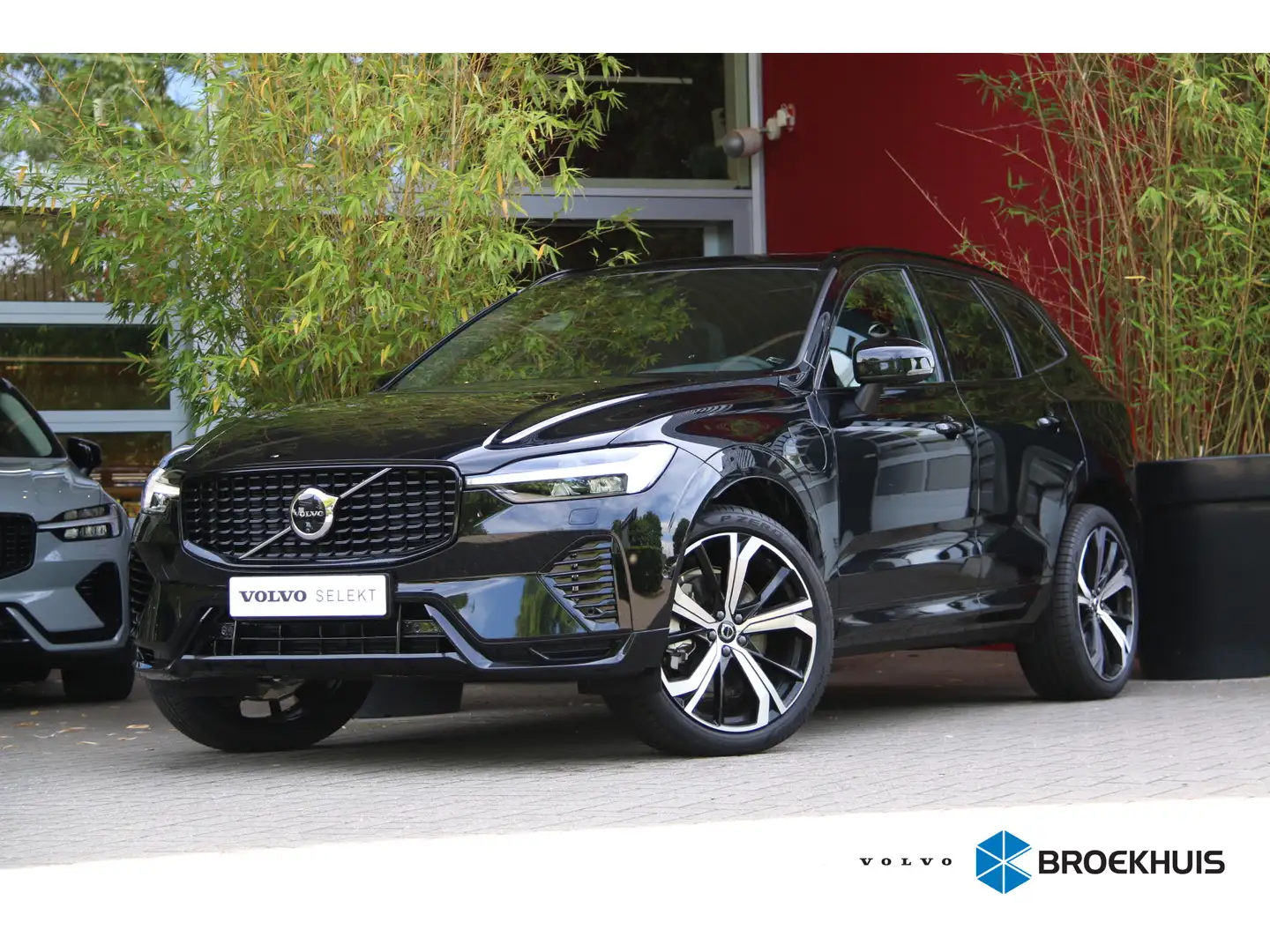 Volvo XC60 2.0 T6 Plug-in hybrid AWD Plus Dark | Harman/Kardo Noir - 1