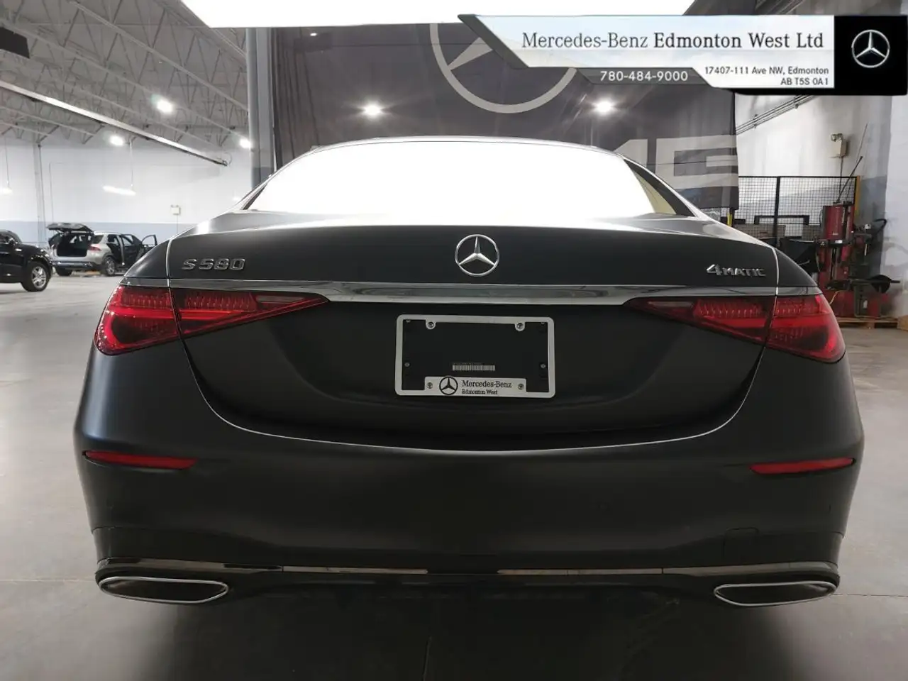 Mercedes-Benz S-Class снимка Mercedes-Benz S-Class
