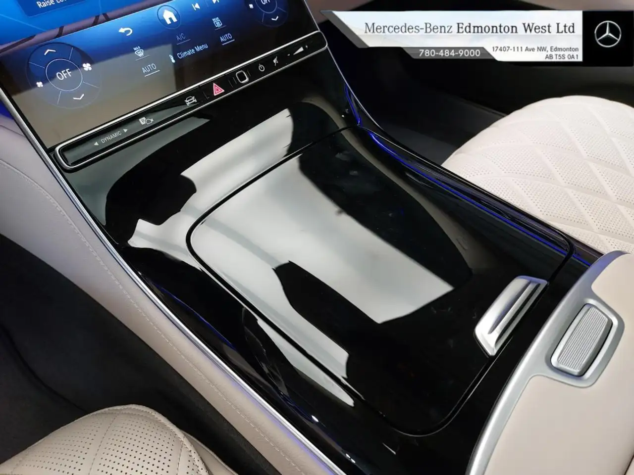 Mercedes-Benz S-Class снимка Mercedes-Benz S-Class