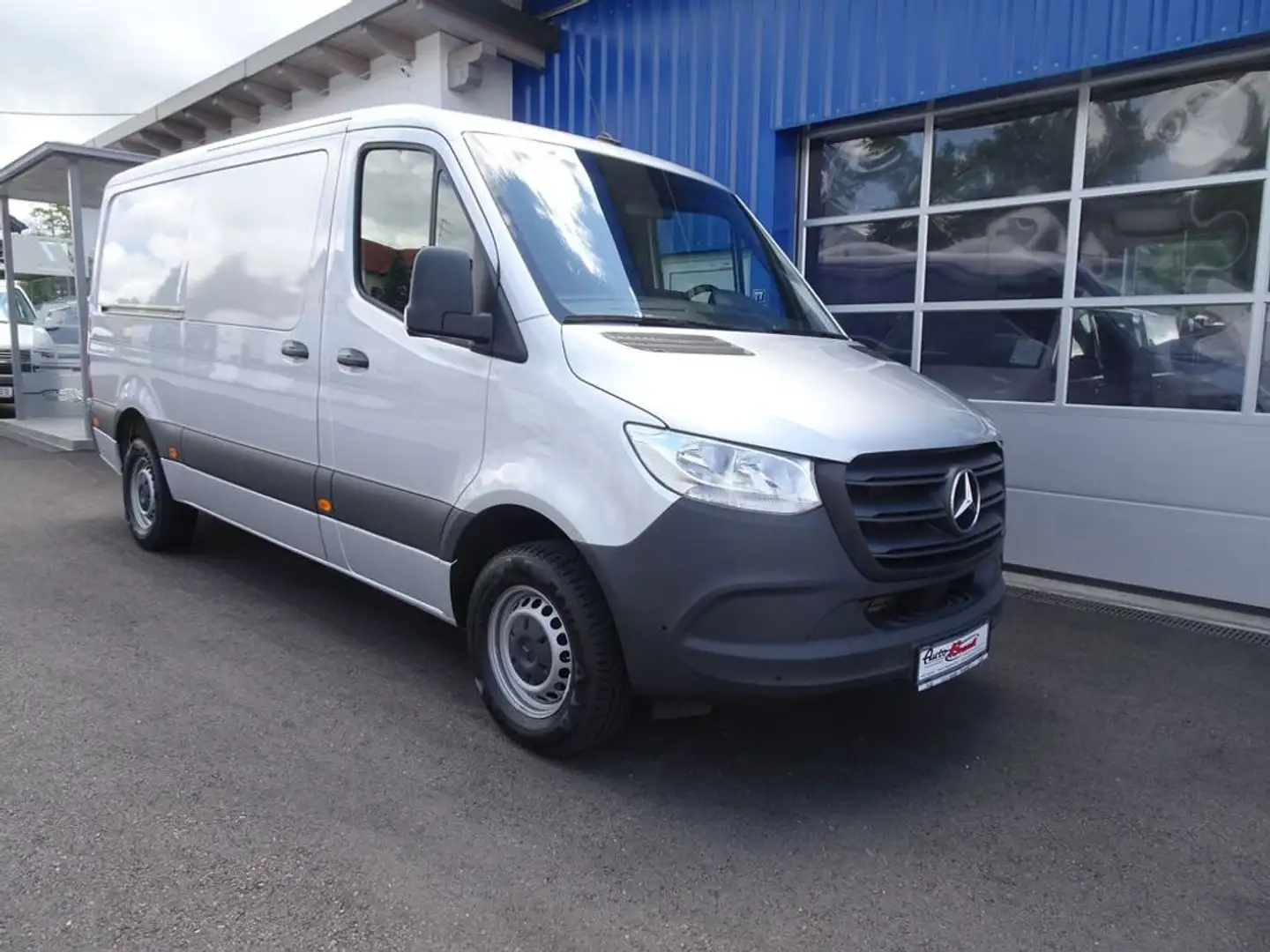 Mercedes-Benz Sprinter 317 CDI RWD Kasten L2H1 / AHK 3200 KG Silber - 2