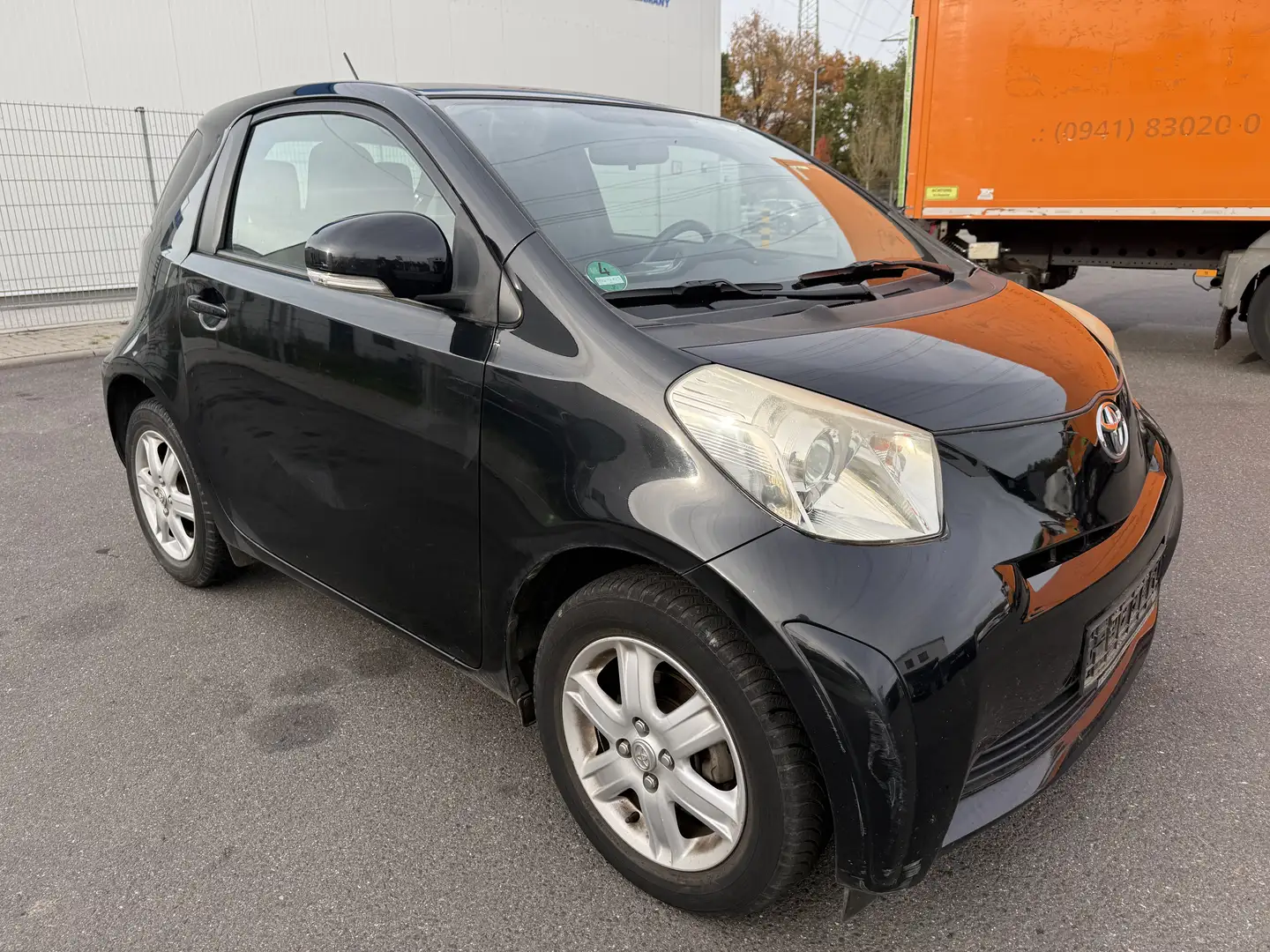 Toyota iQ Basis Schwarz - 2