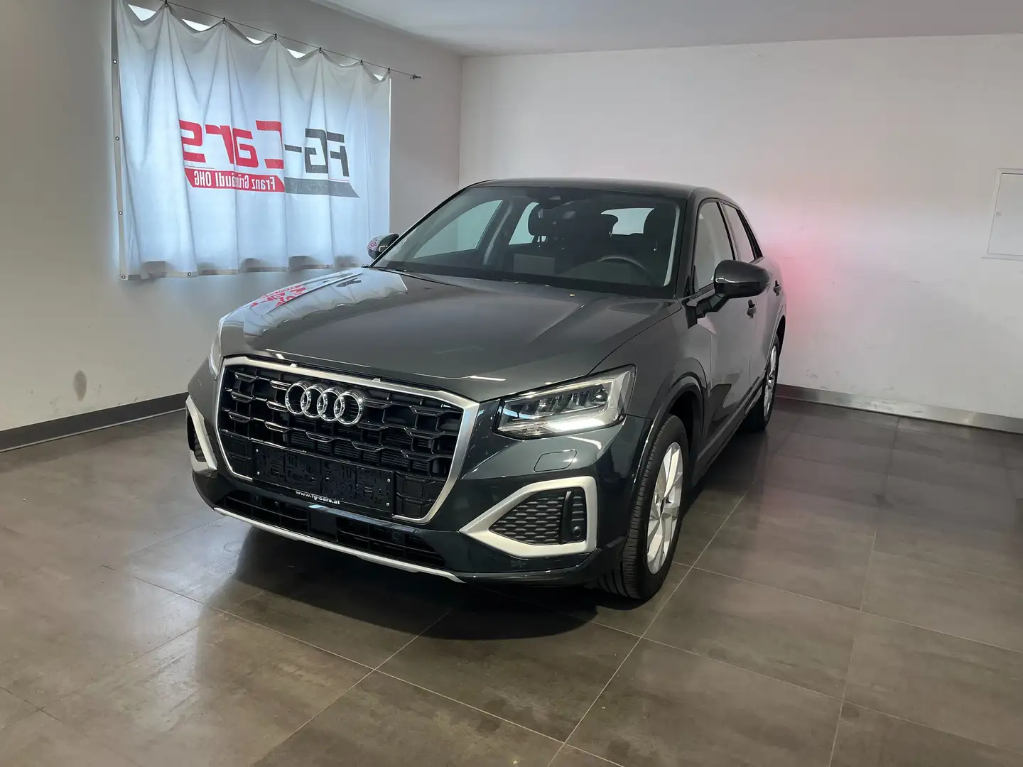 Audi Q2 30 TFSI advanced NAVI PARKLENK APP-CONNECT Gris - 2