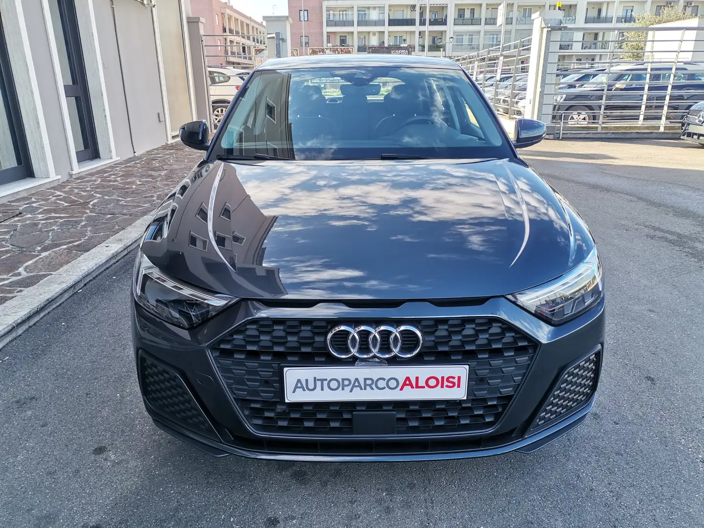Audi A1 Sportback 25 1.0 tfsi Identity Black Gris - 2