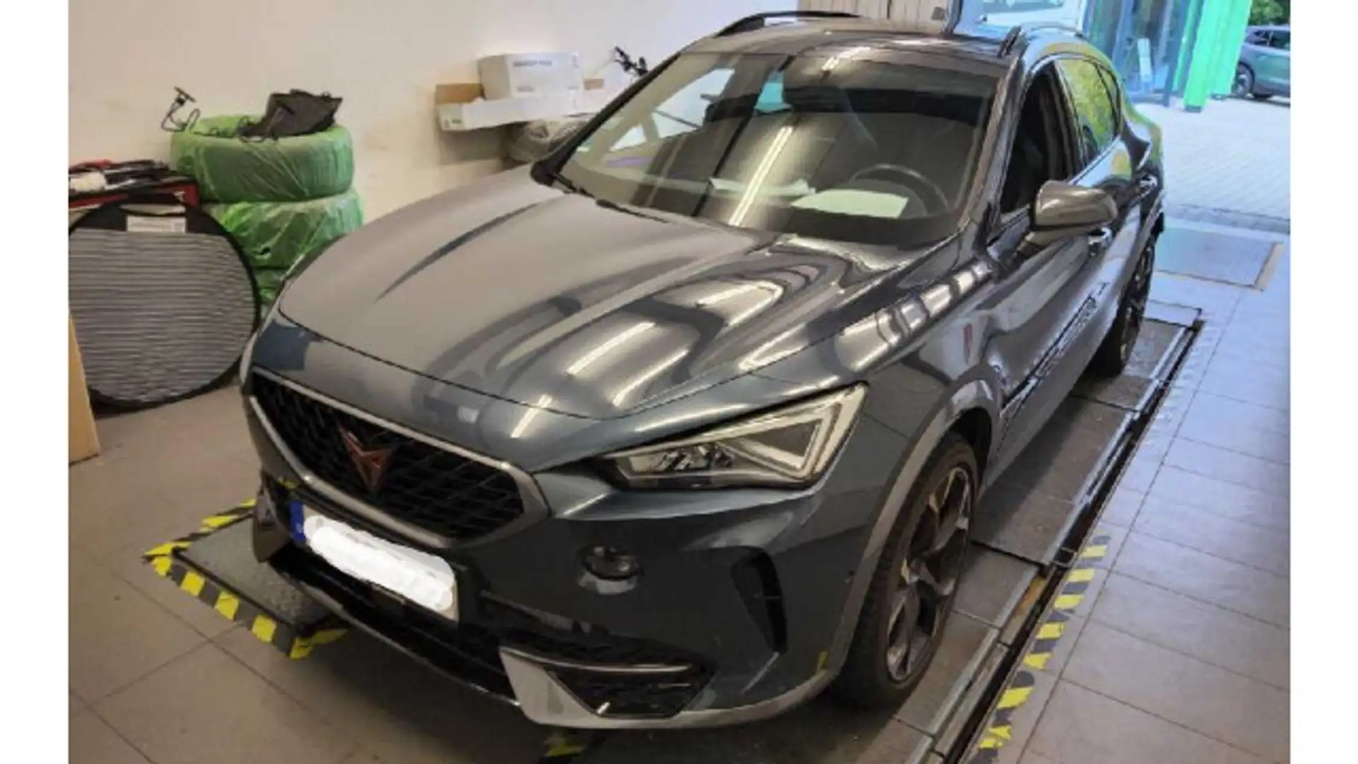 CUPRA Formentor VZ 2.0 TSI 4Drive OPF Navi, AHK, Beats Grau - 2