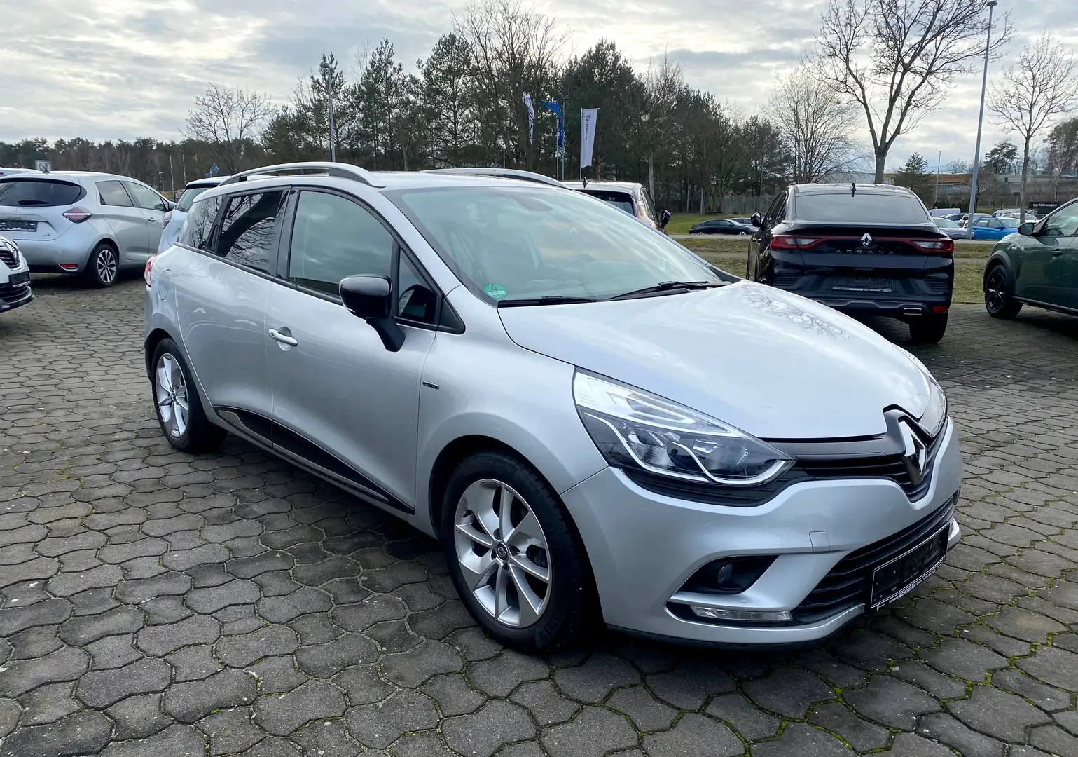 Renault Clio Grandtour 1.2 16V 75 LIMITED Silber - 1