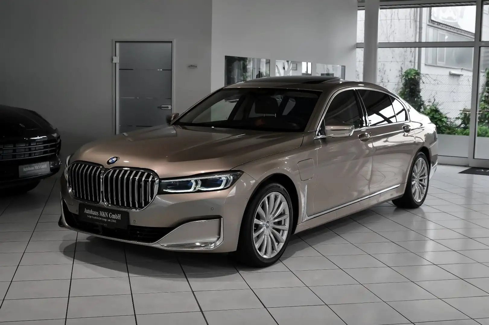 BMW 745 L e xDrive *B&W Sound*Night*360°*Laser* Gümüş rengi - 1