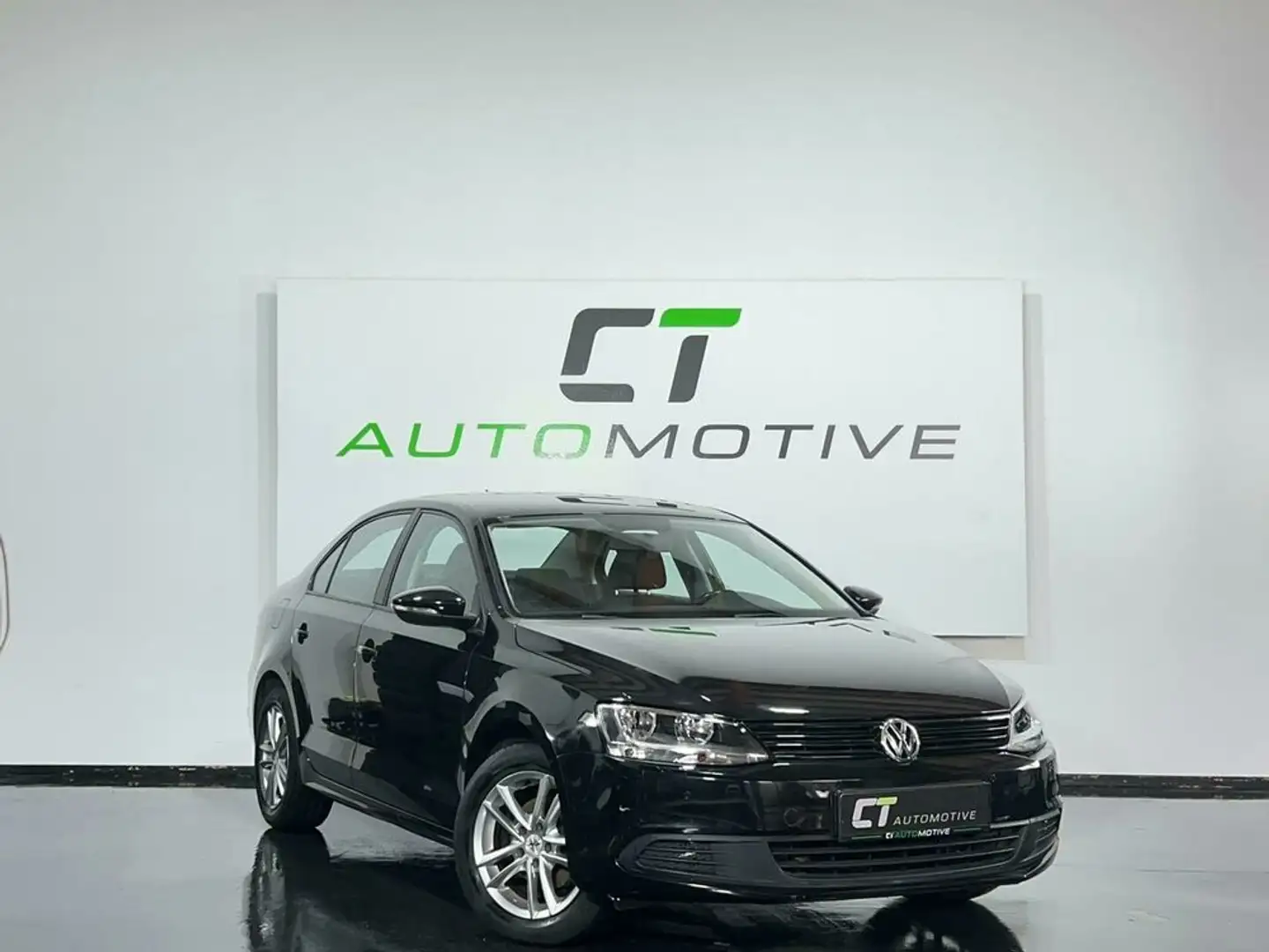 Volkswagen Jetta Highline 1,6 TDI DPF Schwarz - 1