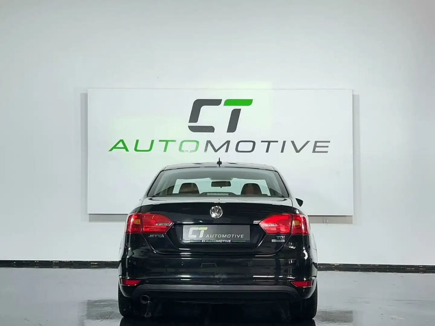 Volkswagen Jetta Highline 1,6 TDI DPF Schwarz - 2