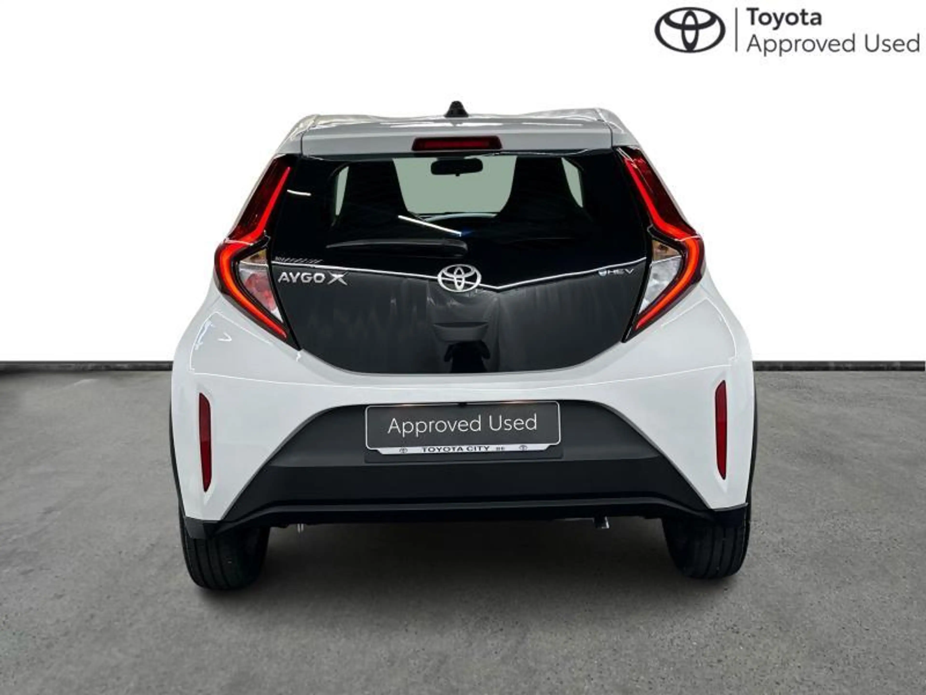 Toyota Aygo X 116hp HEV Comfort | heated seats — photo 6