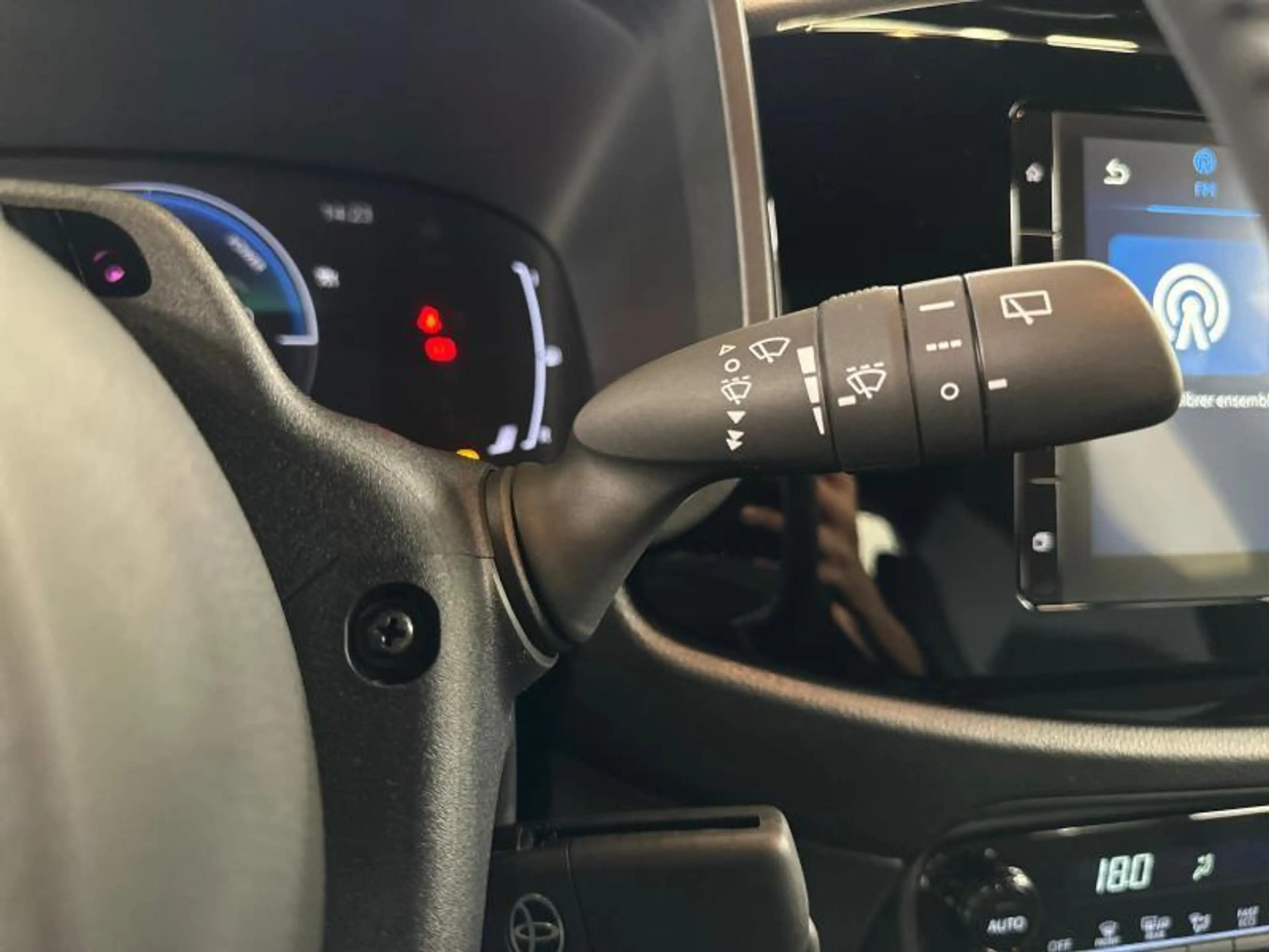 Toyota Aygo X 116hp HEV Comfort | heated seats — photo 25