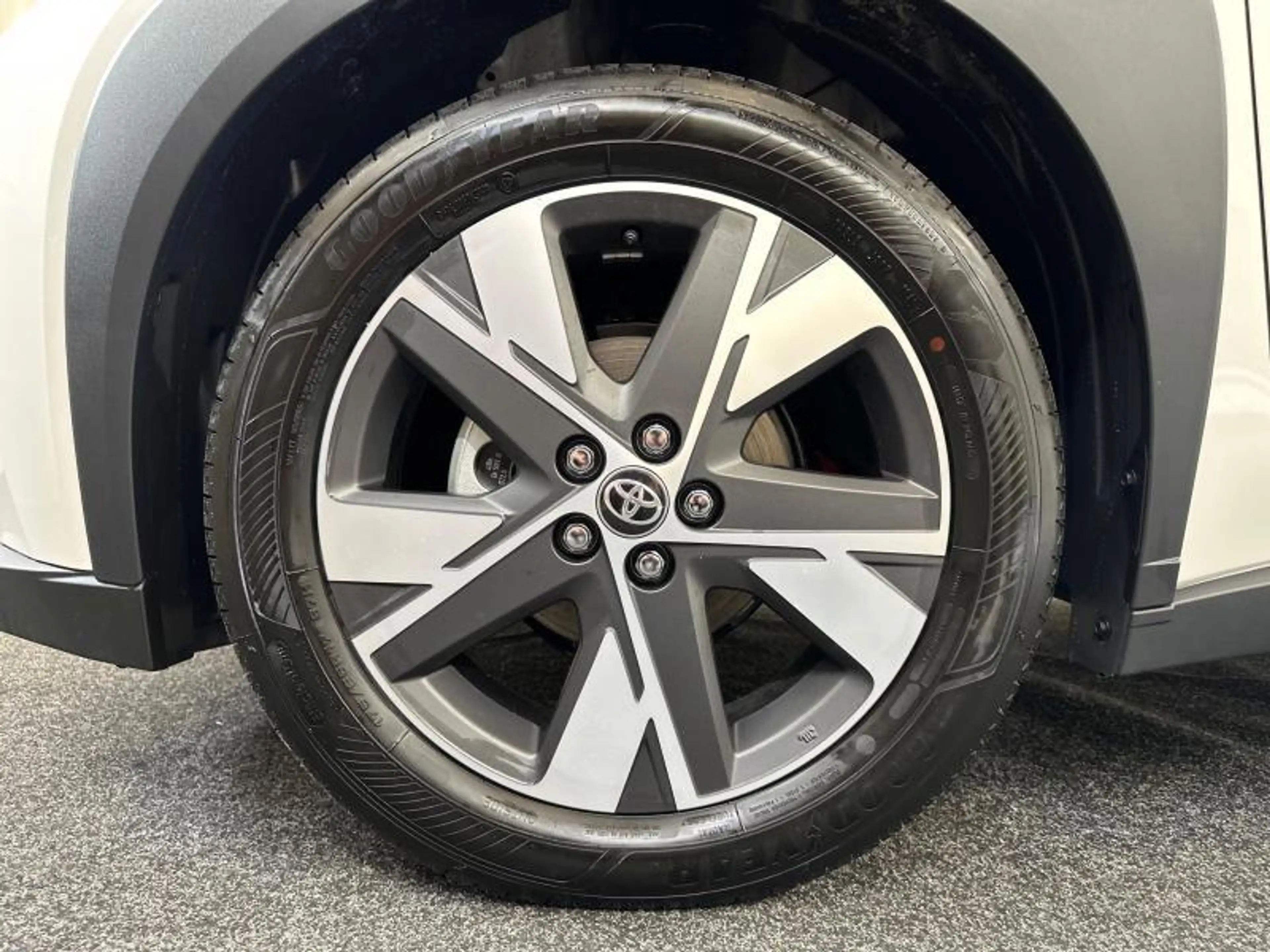 Toyota Aygo X 116hp HEV Comfort | heated seats — photo 15