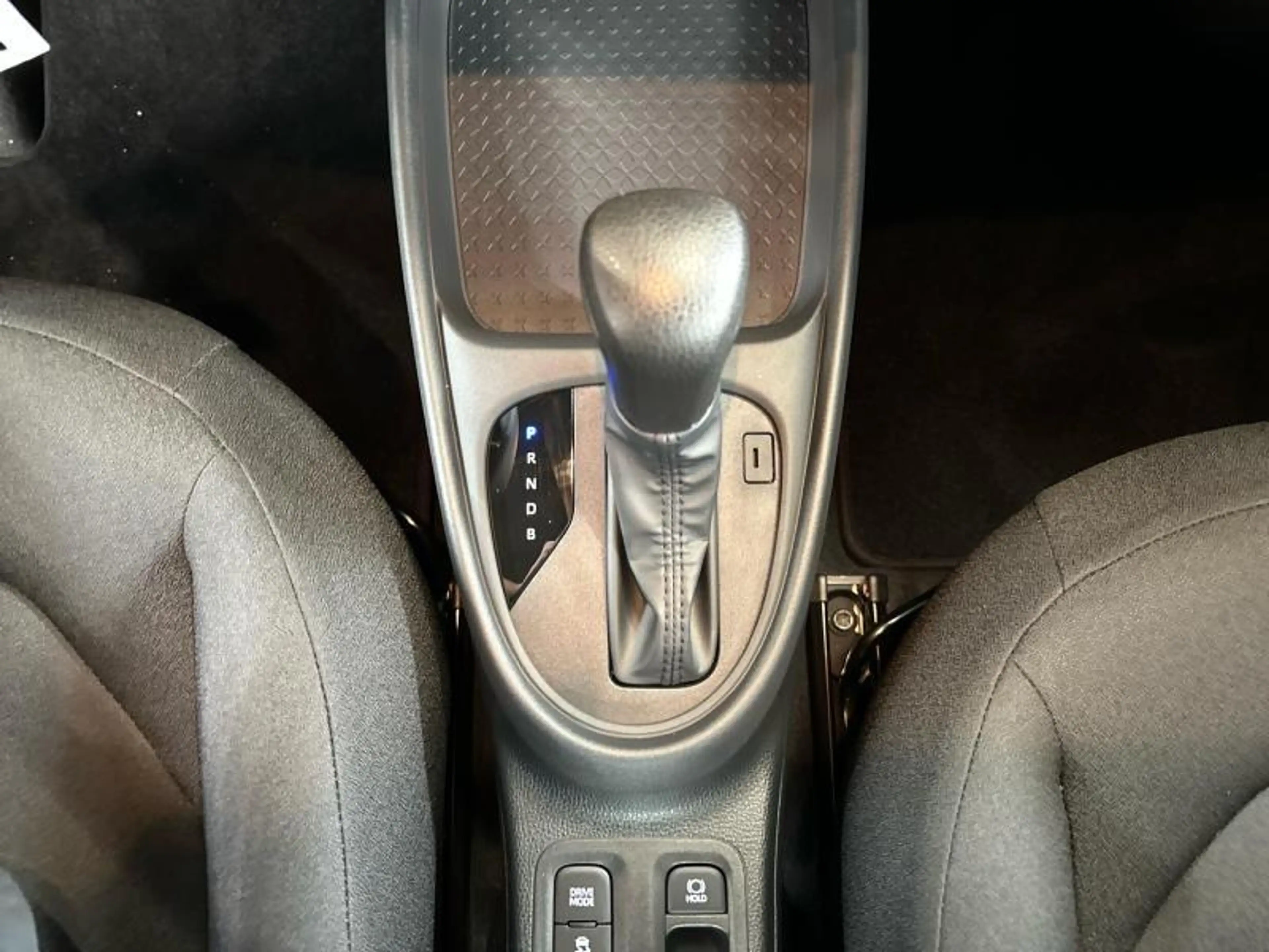 Toyota Aygo X 116hp HEV Comfort | heated seats — photo 22