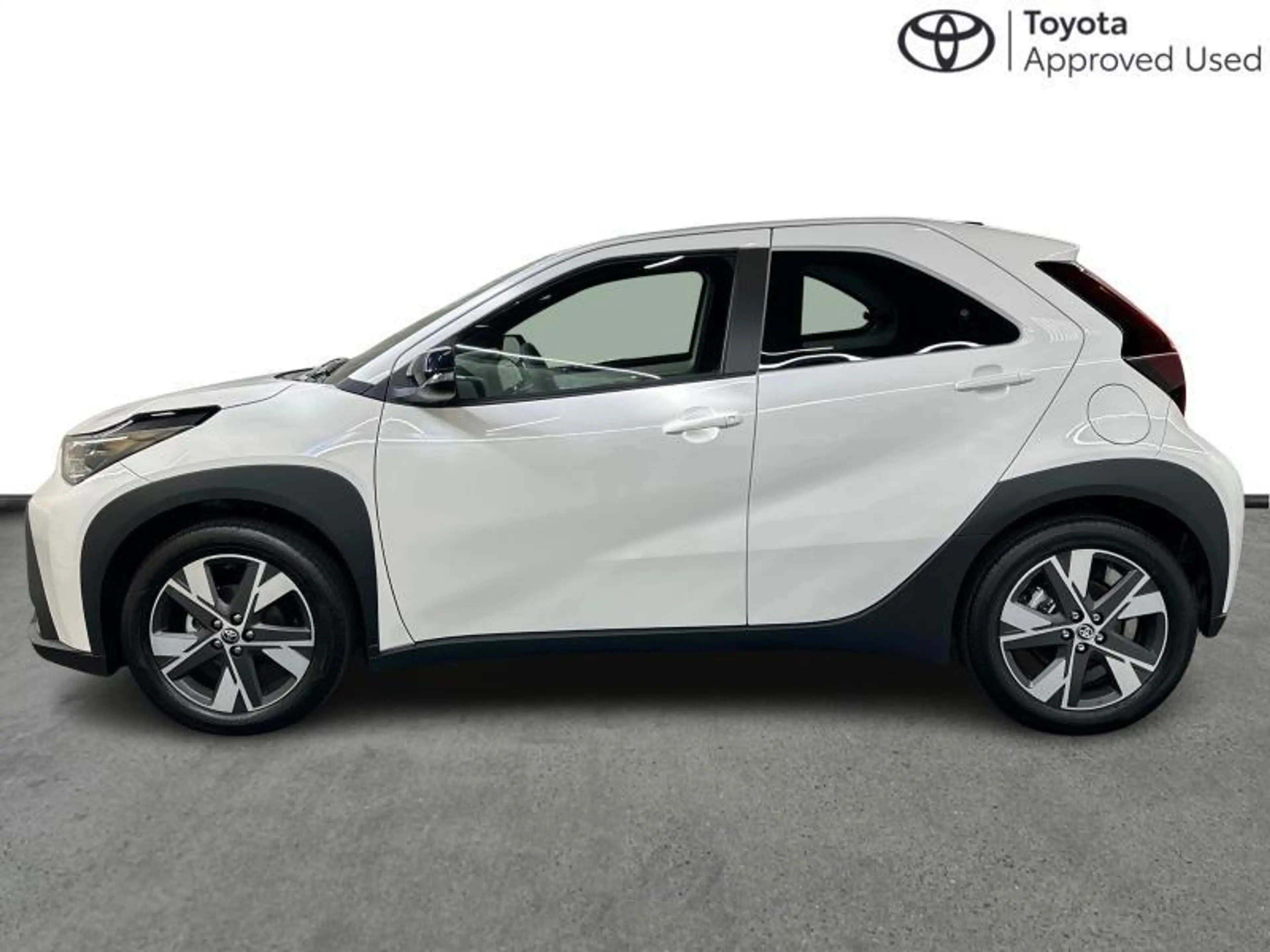 Toyota Aygo X 116hp HEV Comfort | heated seats — photo 5