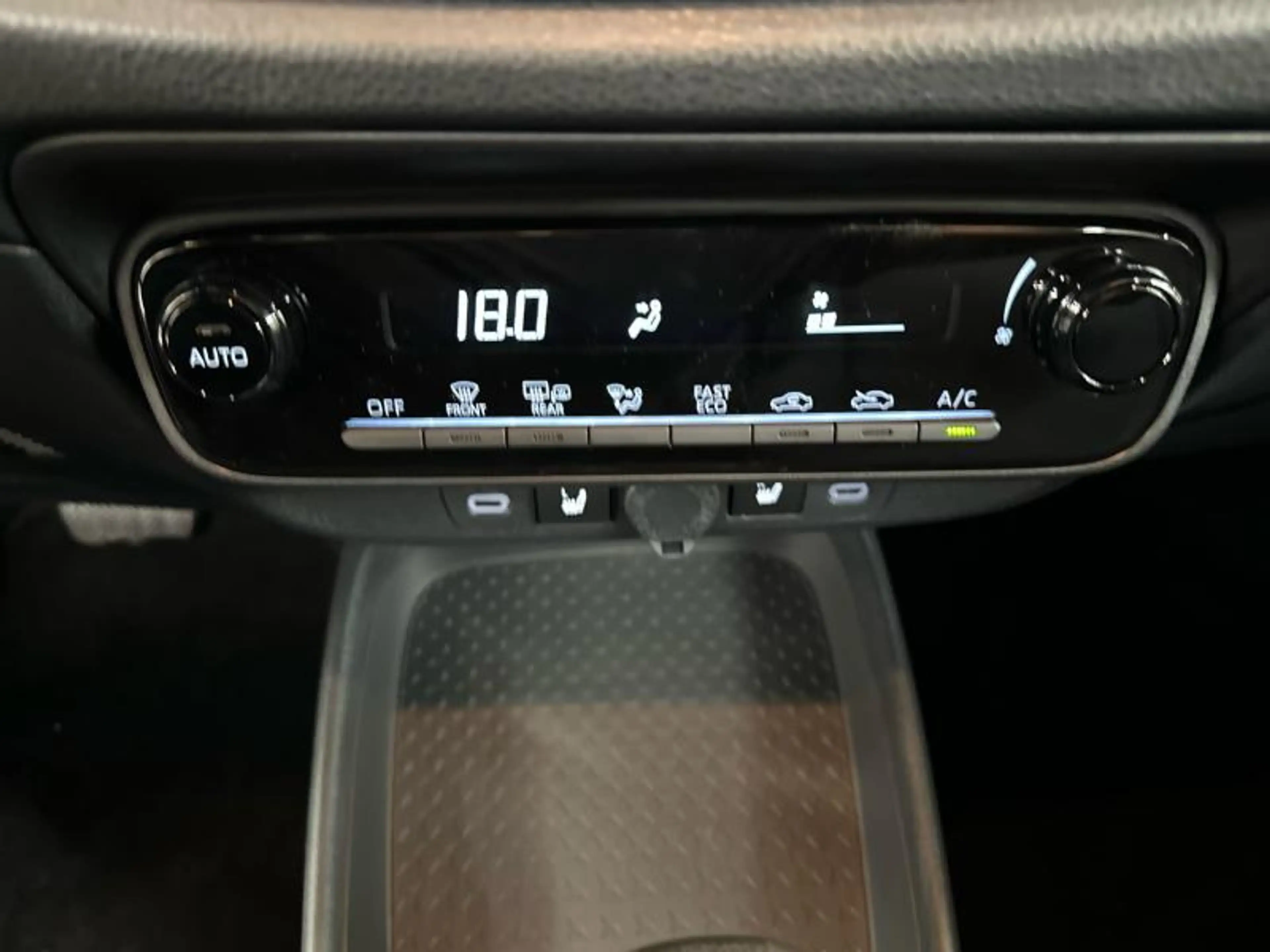 Toyota Aygo X 116hp HEV Comfort | heated seats — photo 23
