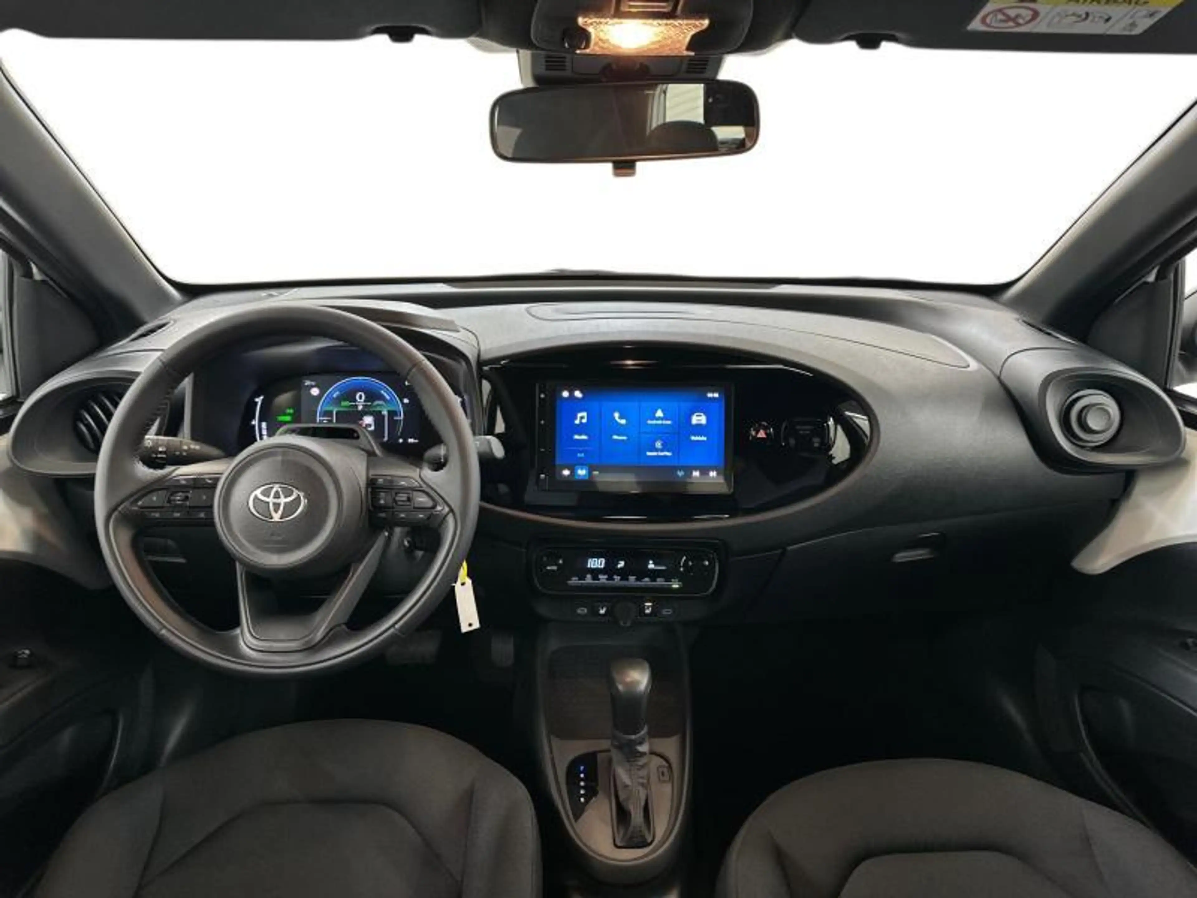 Toyota Aygo X 116hp HEV Comfort | heated seats — photo 9