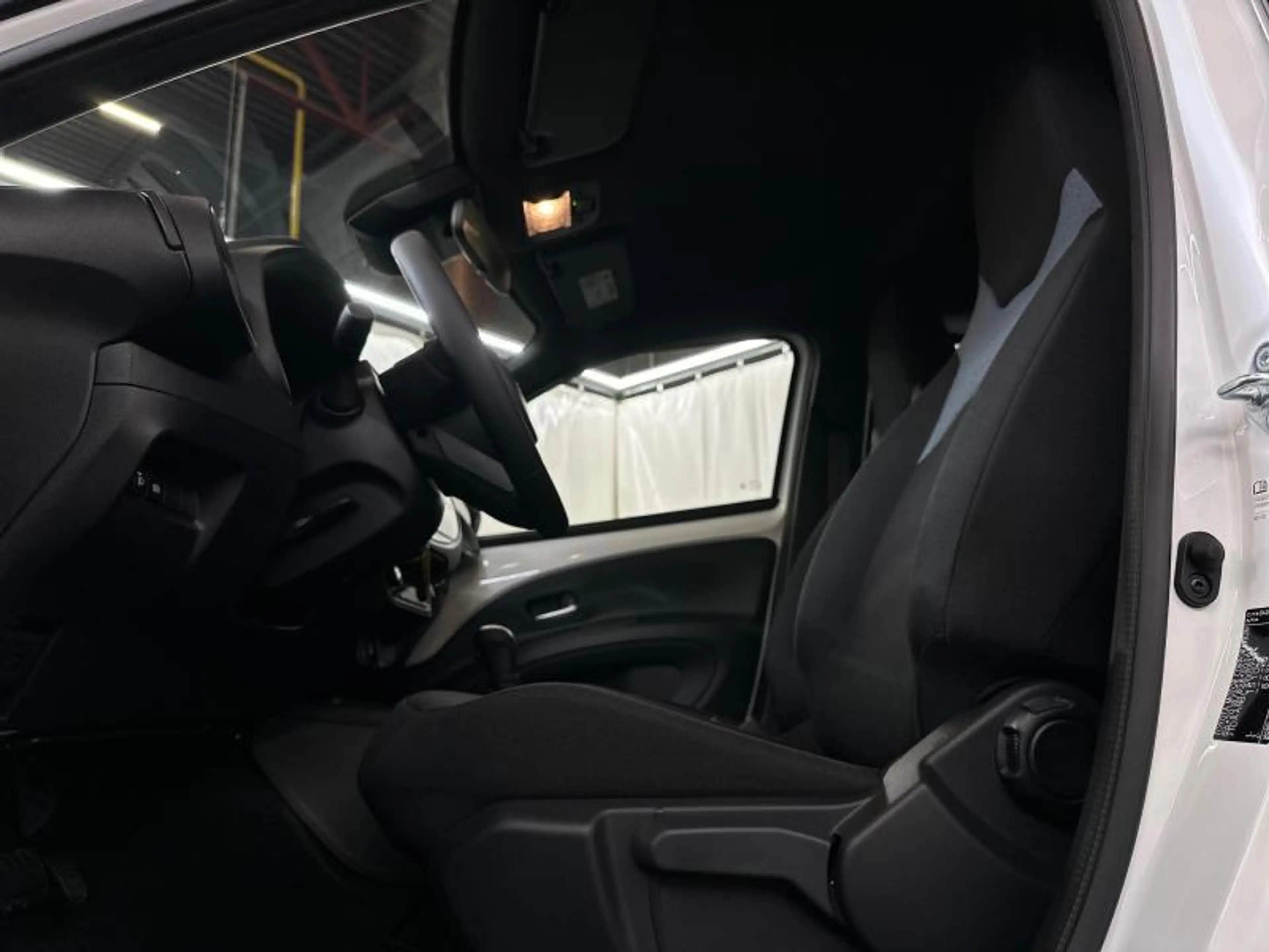Toyota Aygo X 116hp HEV Comfort | heated seats — photo 20