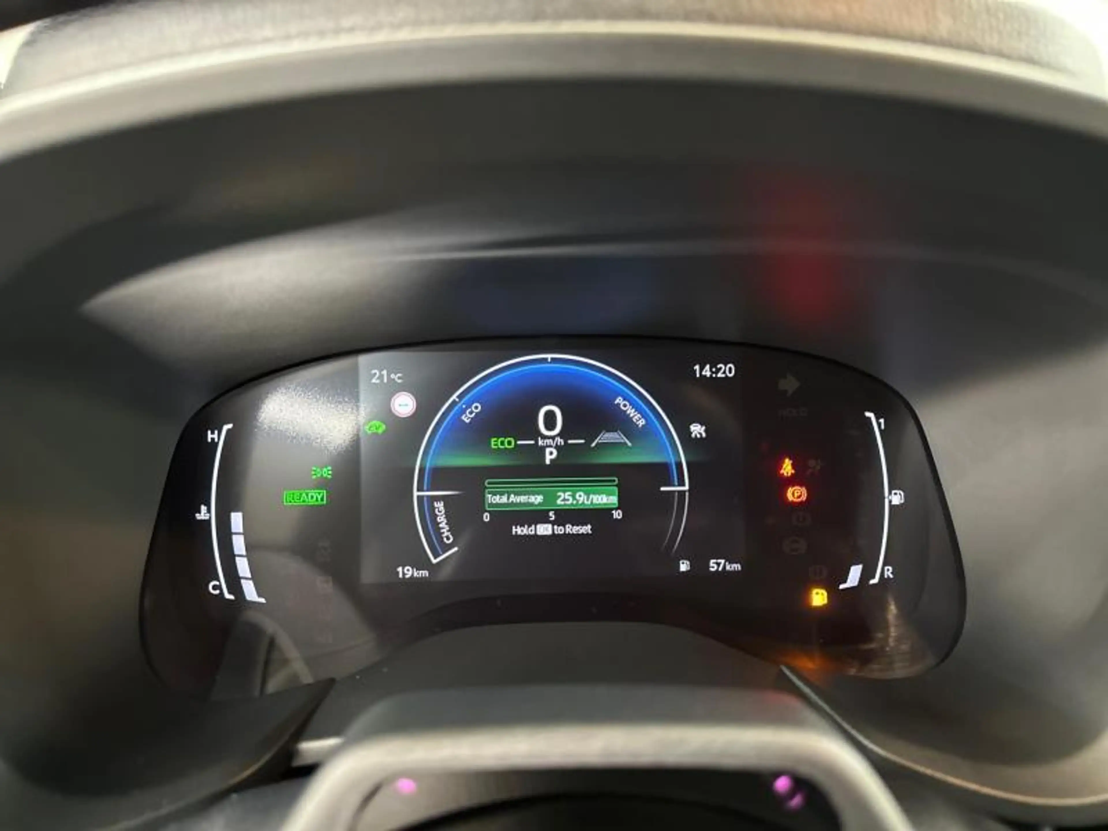 Toyota Aygo X 116hp HEV Comfort | heated seats — photo 14