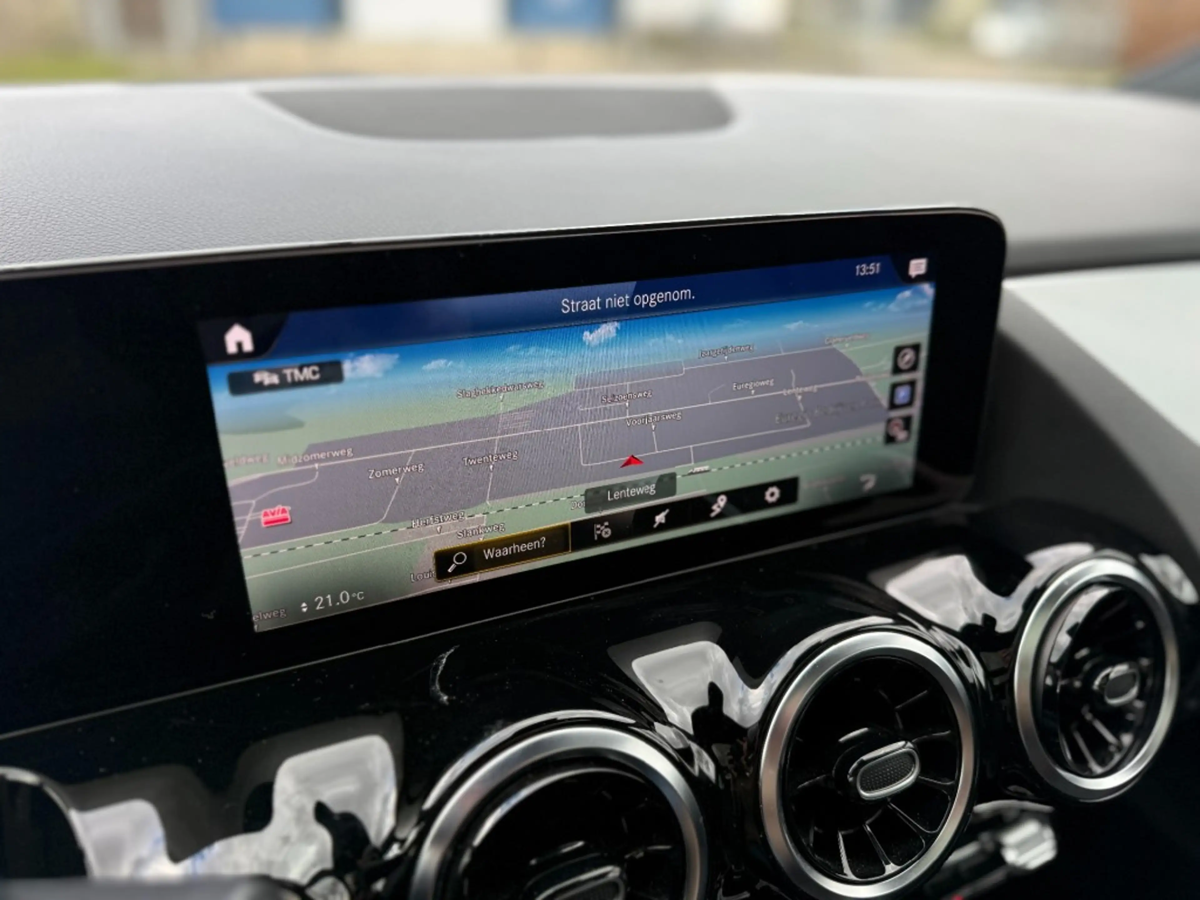 Mercedes-Benz GLA 180 180 Aut Panorama Camera — photo 14