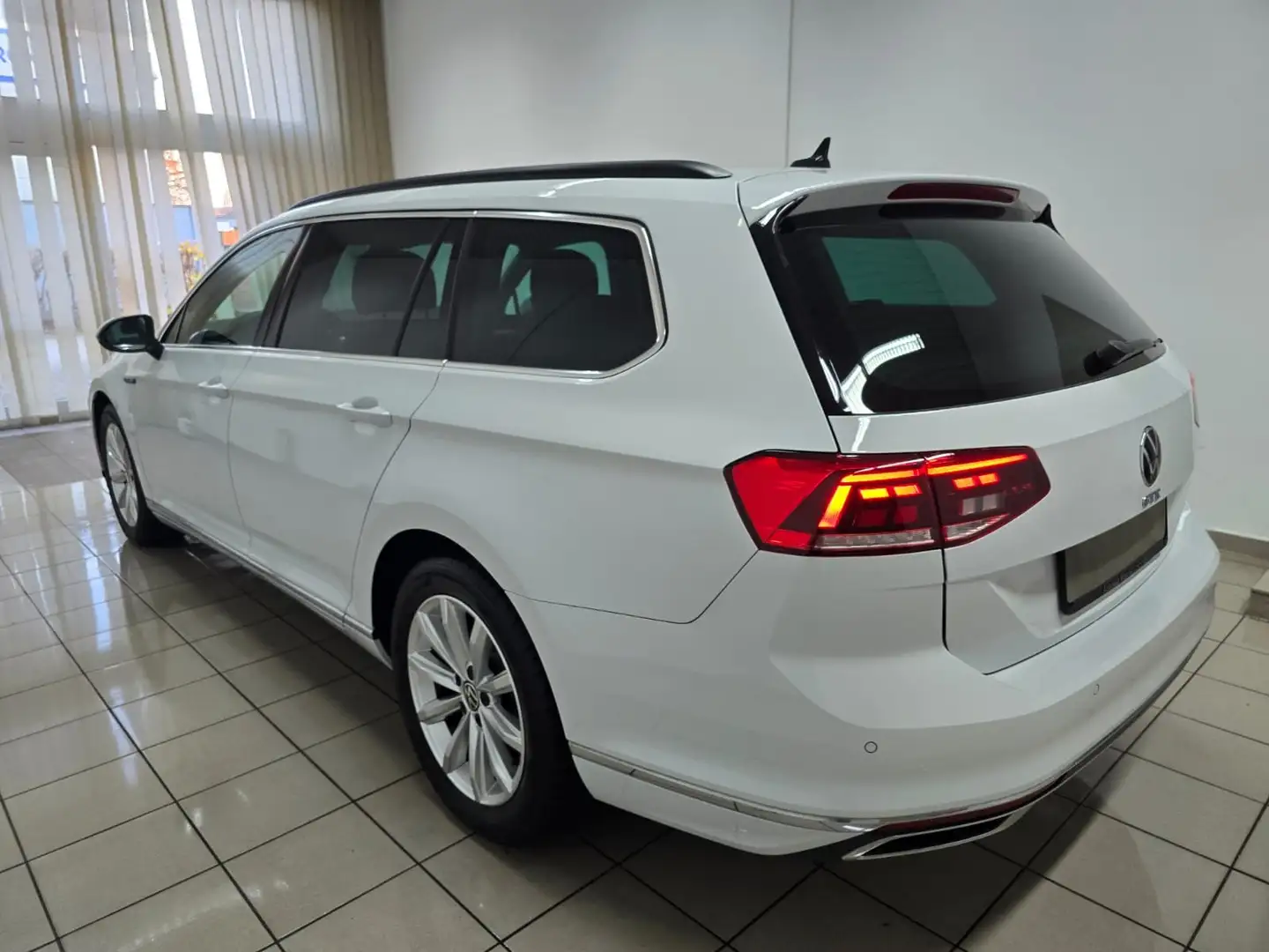 Volkswagen Passat Variant 1.4 TSI GTE LED Panorama Kamera AHK 1.Hand Weiß - 2