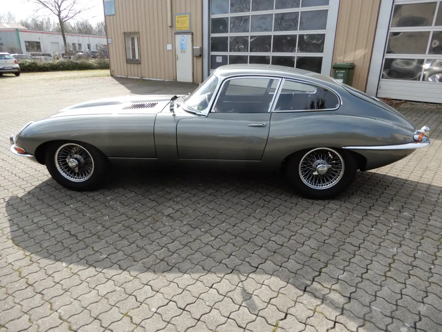 Jaguar E-Type FHC ( Coupe) Grigio - 2